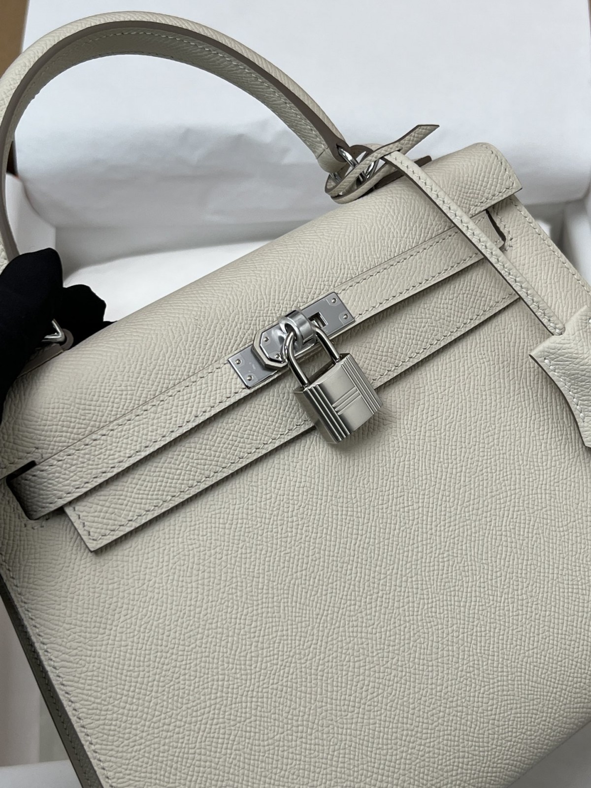 Shebag full handmade Hermes Kelly 25 in white Epsom leather full review (2024 Dec updated)-Best Quality Fake designer Bag Review, Replica designer bag ru Shebag full handmade Hermes Kelly 25 in white Epsom leather full review (2024 Dec updated)-Best Quality Fake designer Bag Review, Replica designer bag ru