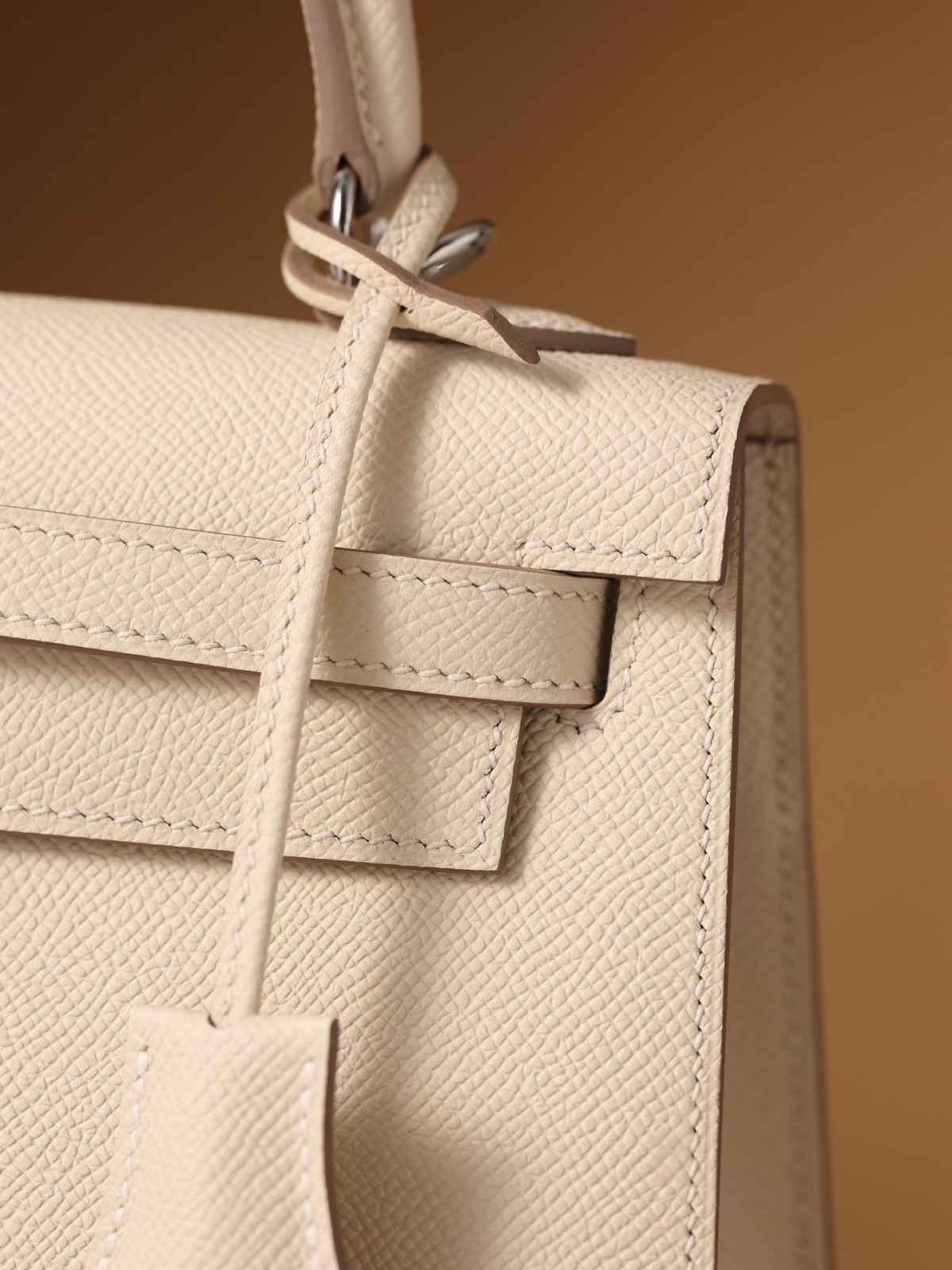 Shebag full handmade Hermes Kelly 25 in white Epsom leather full review (2024 Dec updated)-Best Quality Fake designer Bag Review, Replica designer bag ru Shebag full handmade Hermes Kelly 25 in white Epsom leather full review (2024 Dec updated)-Best Quality Fake designer Bag Review, Replica designer bag ru