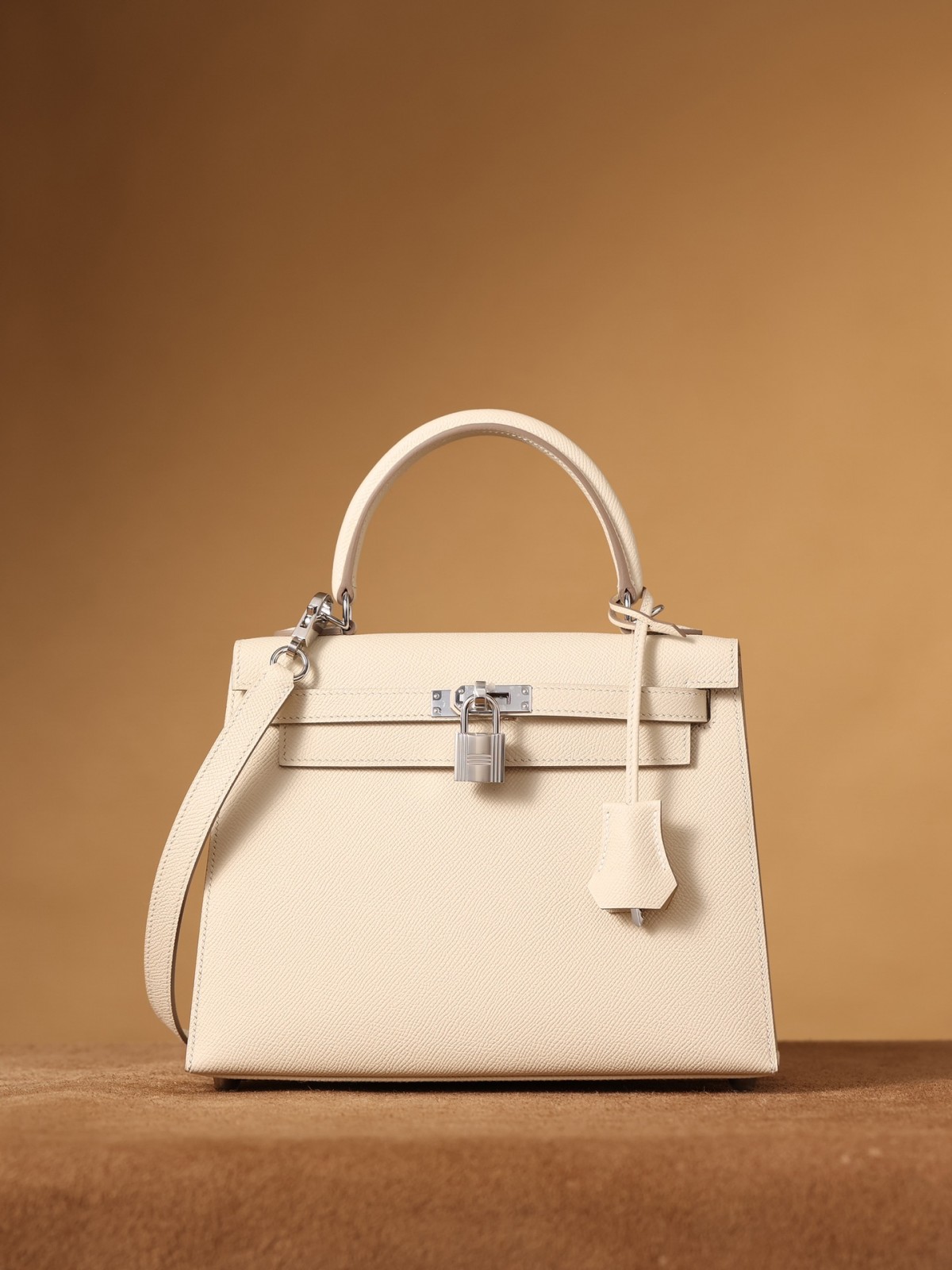 Shebag full handmade Hermes Kelly 25 in white Epsom leather full review (2024 Dec updated)-Best Quality Fake designer Bag Review, Replica designer bag ru Shebag full handmade Hermes Kelly 25 in white Epsom leather full review (2024 Dec updated)-Best Quality Fake designer Bag Review, Replica designer bag ru