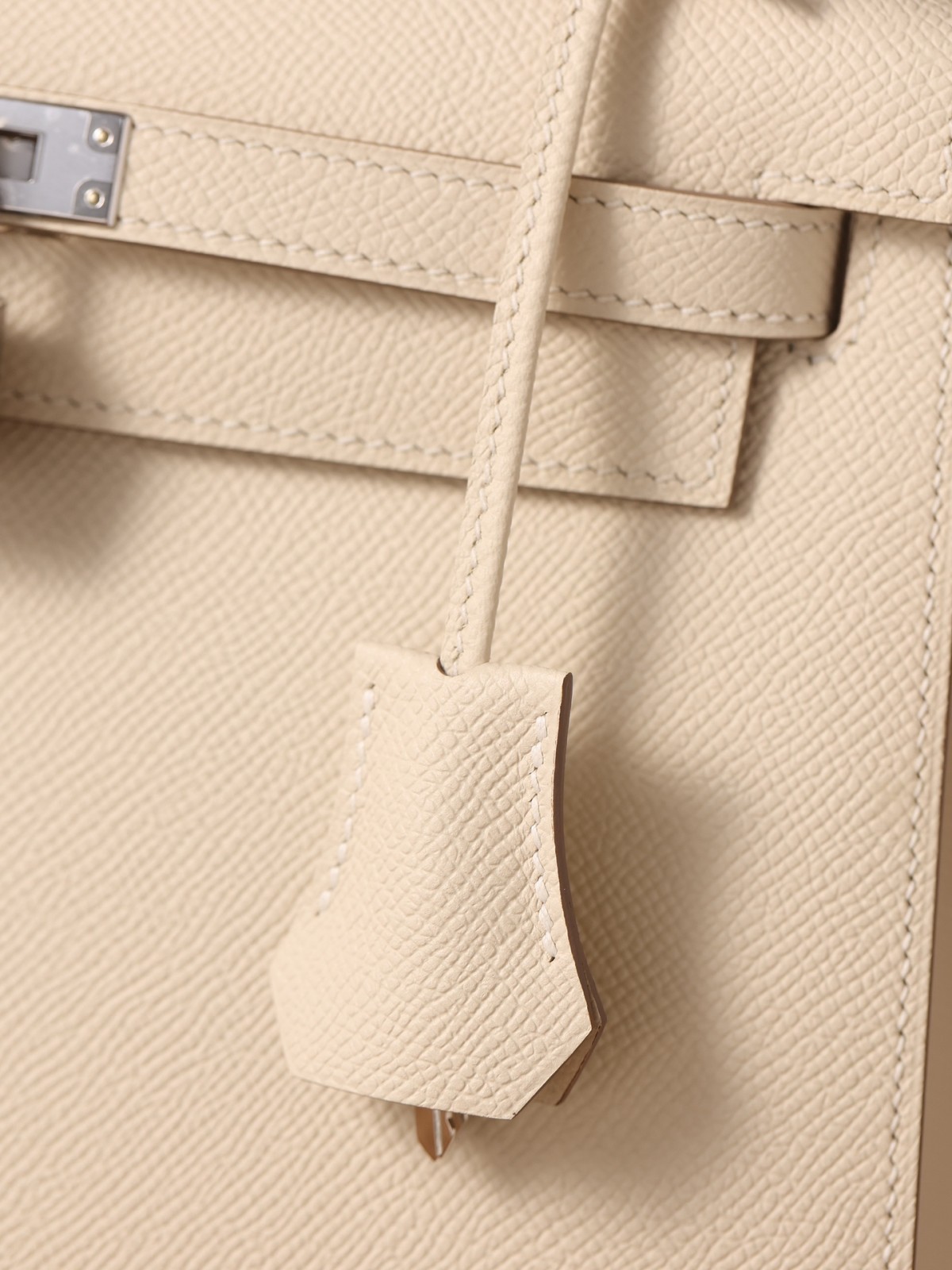 Shebag full handmade Hermes Kelly 25 in white Epsom leather full review (2024 Dec updated)-Best Quality Fake designer Bag Review, Replica designer bag ru Shebag full handmade Hermes Kelly 25 in white Epsom leather full review (2024 Dec updated)-Best Quality Fake designer Bag Review, Replica designer bag ru