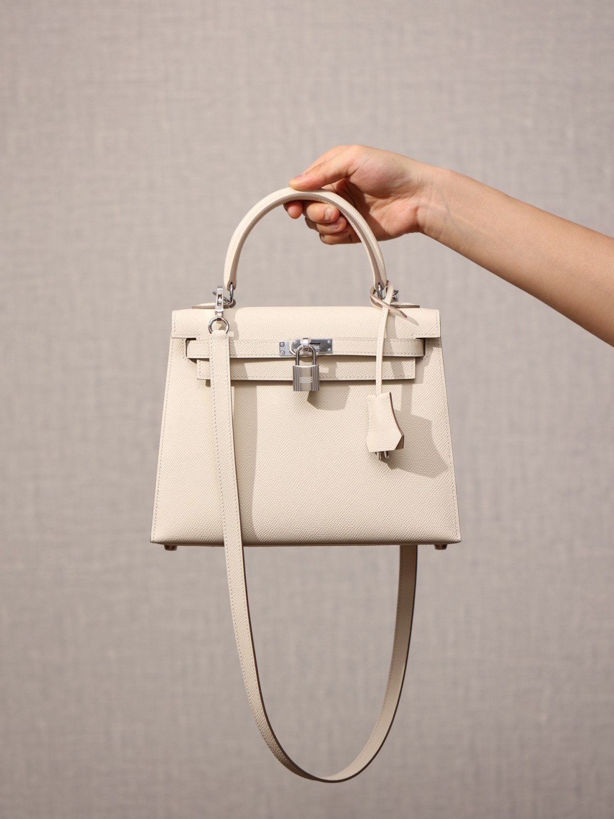 Shebag full handmade Hermes Kelly 25 in white Epsom leather full review (2024 Dec updated)-Best Quality Fake designer Bag Review, Replica designer bag ru Shebag full handmade Hermes Kelly 25 in white Epsom leather full review (2024 Dec updated)-Best Quality Fake designer Bag Review, Replica designer bag ru