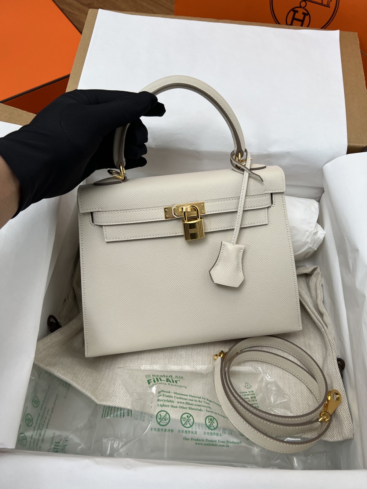 Shebag 15% off!And Hermes Kelly 25 snow white bag in gold hardware fully hand made review (2024 Dec updated)-Best Quality Fake designer Bag Review, Replica designer bag ru Shebag 15% off!And Hermes Kelly 25 snow white bag in gold hardware fully hand made review (2024 Dec updated)-Best Quality Fake designer Bag Review, Replica designer bag ru