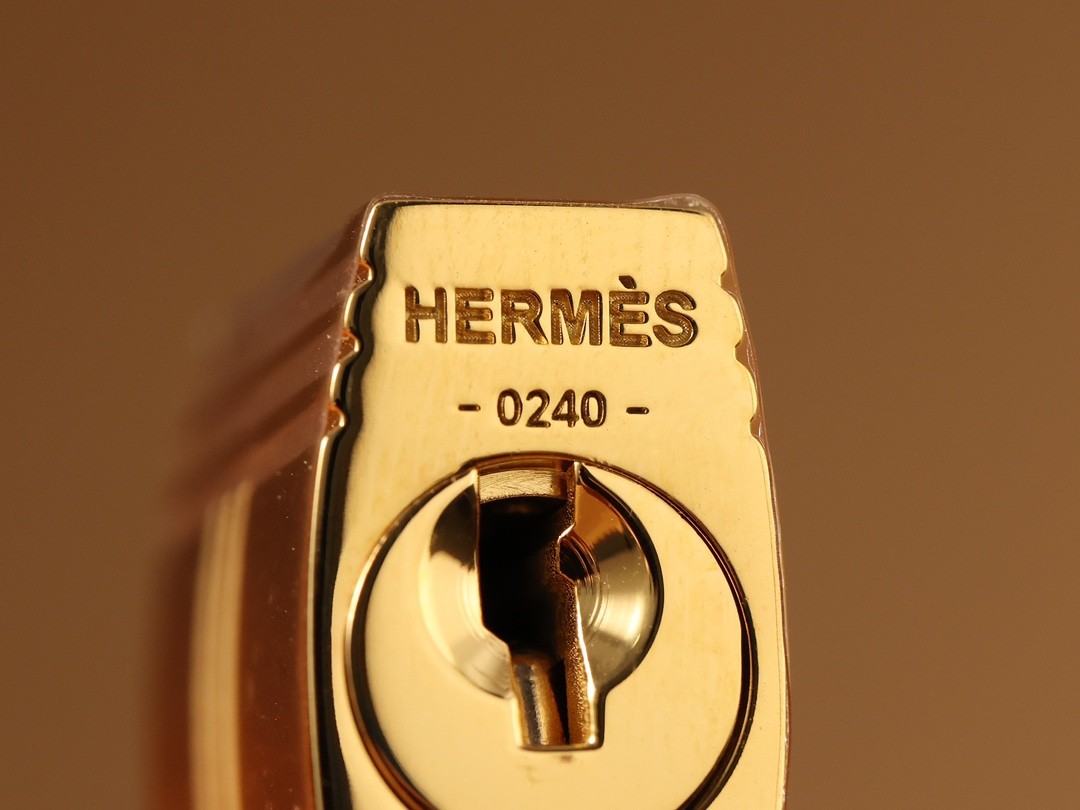 Shebag 15% off!And Hermes Kelly 25 snow white bag in gold hardware fully hand made review (2024 Dec updated)-Best Quality Fake designer Bag Review, Replica designer bag ru Shebag 15% off!And Hermes Kelly 25 snow white bag in gold hardware fully hand made review (2024 Dec updated)-Best Quality Fake designer Bag Review, Replica designer bag ru