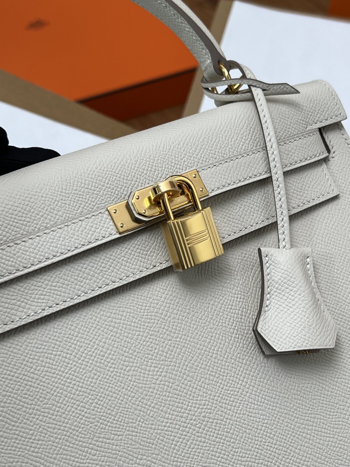 Shebag 15% off!And Hermes Kelly 25 snow white bag in gold hardware fully hand made review (2024 Dec updated)-Best Quality Fake designer Bag Review, Replica designer bag ru Shebag 15% off!And Hermes Kelly 25 snow white bag in gold hardware fully hand made review (2024 Dec updated)-Best Quality Fake designer Bag Review, Replica designer bag ru