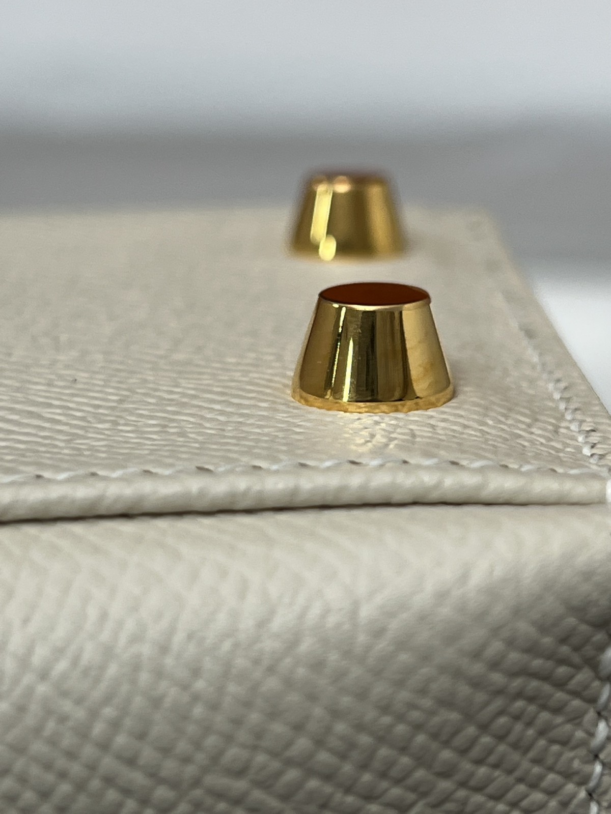 Shebag 15% off!And Hermes Kelly 25 snow white bag in gold hardware fully hand made review (2024 Dec updated)-Best Quality Fake designer Bag Review, Replica designer bag ru Shebag 15% off!And Hermes Kelly 25 snow white bag in gold hardware fully hand made review (2024 Dec updated)-Best Quality Fake designer Bag Review, Replica designer bag ru