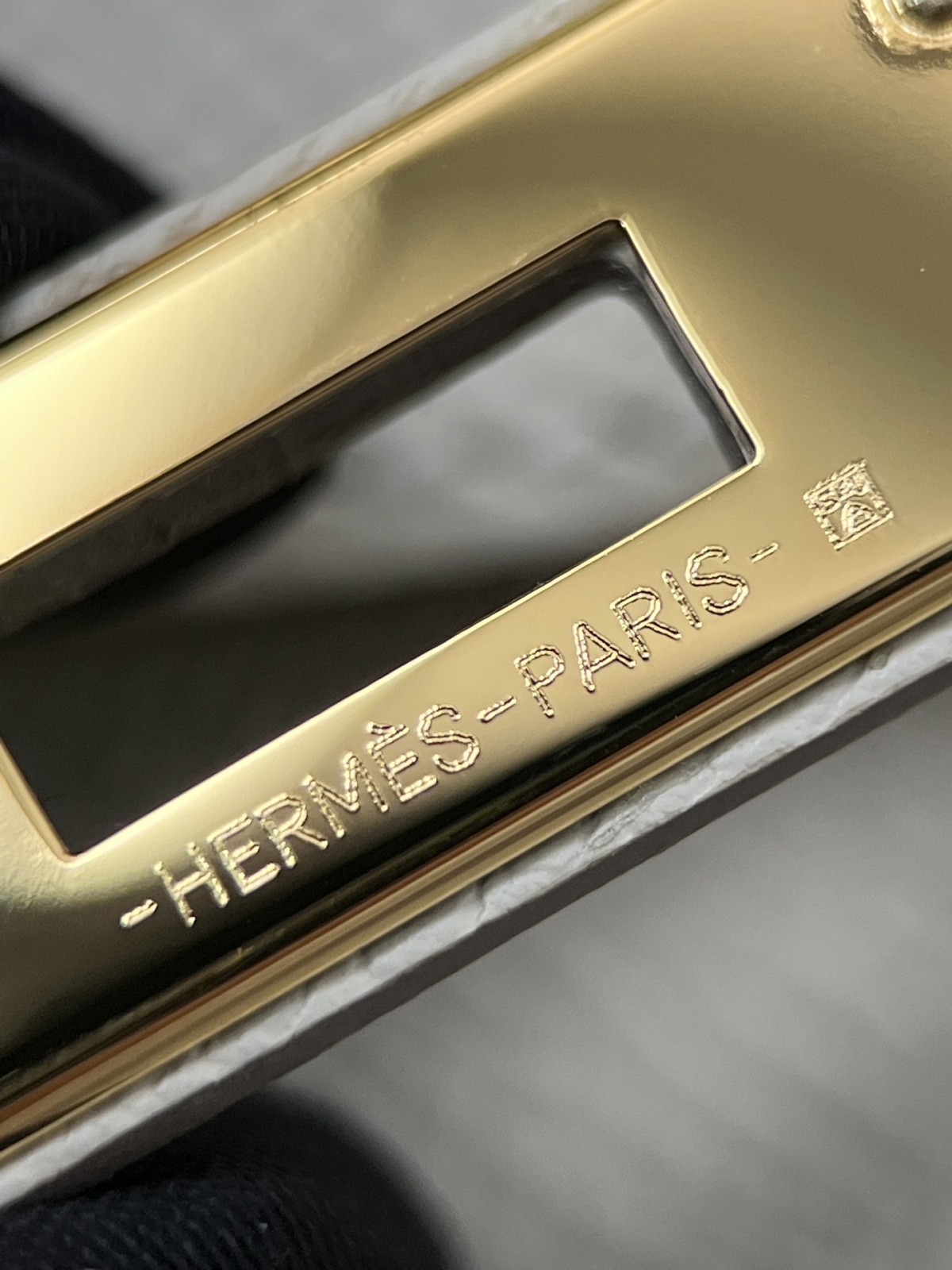 Shebag 15% off!And Hermes Kelly 25 snow white bag in gold hardware fully hand made review (2024 Dec updated)-Best Quality Fake designer Bag Review, Replica designer bag ru Shebag 15% off!And Hermes Kelly 25 snow white bag in gold hardware fully hand made review (2024 Dec updated)-Best Quality Fake designer Bag Review, Replica designer bag ru