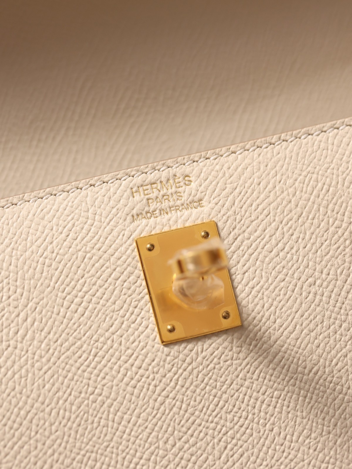 Shebag 15% off!And Hermes Kelly 25 snow white bag in gold hardware fully hand made review (2024 Dec updated)-Best Quality Fake designer Bag Review, Replica designer bag ru Shebag 15% off!And Hermes Kelly 25 snow white bag in gold hardware fully hand made review (2024 Dec updated)-Best Quality Fake designer Bag Review, Replica designer bag ru