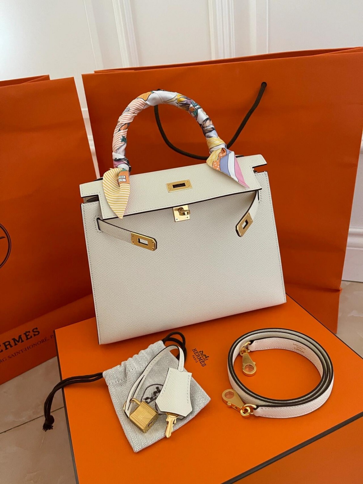 Shebag 15% off!And Hermes Kelly 25 snow white bag in gold hardware fully hand made review (2024 Dec updated)-Best Quality Fake designer Bag Review, Replica designer bag ru Shebag 15% off!And Hermes Kelly 25 snow white bag in gold hardware fully hand made review (2024 Dec updated)-Best Quality Fake designer Bag Review, Replica designer bag ru