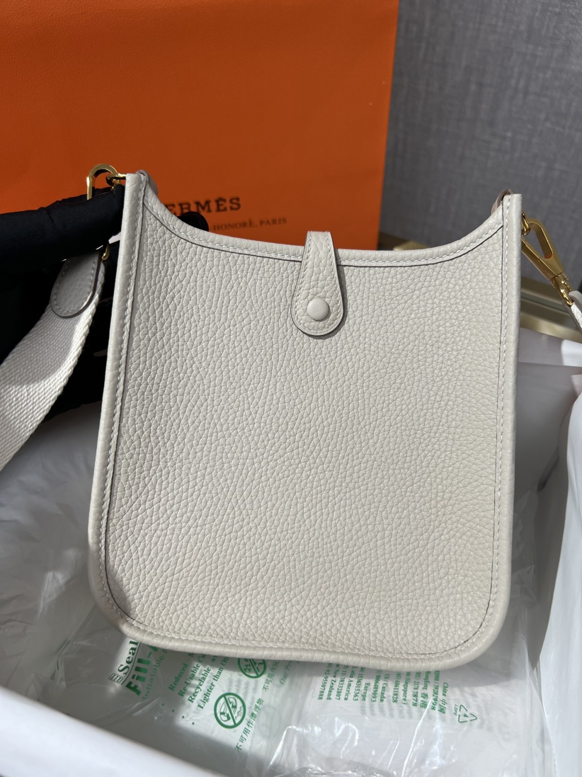 What a beautiful SnowWhite！Shebag fully hand made Hermes Evelyn 16 Togo leather bag（2024 Dec updated）-Best Quality Fake designer Bag Review, Replica designer bag ru
