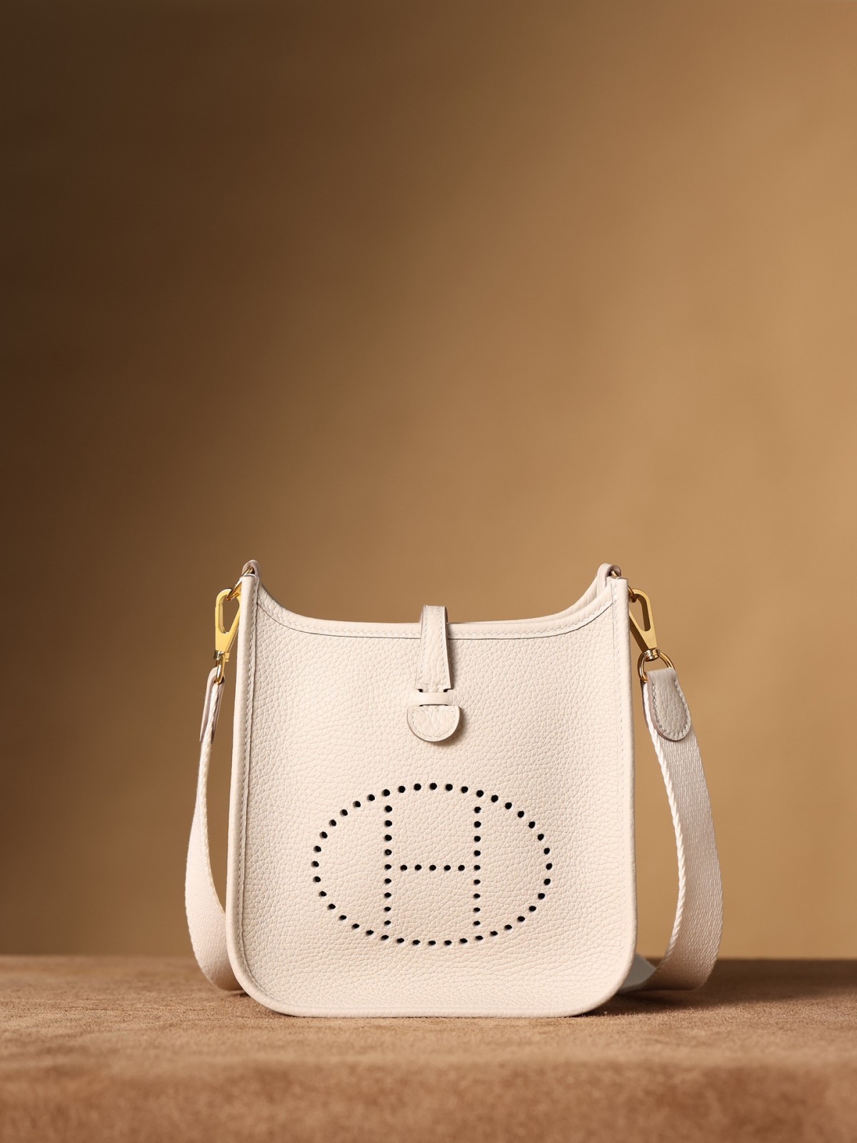 What a beautiful SnowWhite！Shebag fully hand made Hermes Evelyn 16 Togo leather bag（2024 Dec updated）-Best Quality Fake designer Bag Review, Replica designer bag ru