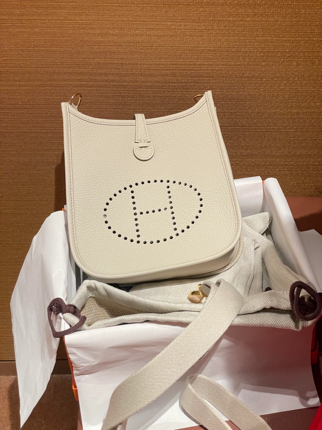 What a beautiful SnowWhite！Shebag fully hand made Hermes Evelyn 16 Togo leather bag（2024 Dec updated）-Best Quality Fake designer Bag Review, Replica designer bag ru