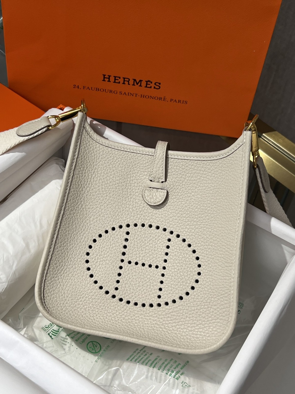 What a beautiful SnowWhite！Shebag fully hand made Hermes Evelyn 16 Togo leather bag（2024 Dec updated）-Best Quality Fake designer Bag Review, Replica designer bag ru