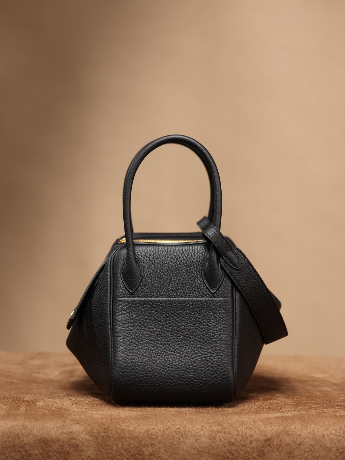 Shebag fully handmade Lindy 26 bag in black togo gold hardware review (2024 Dec updated)-Best Quality Fake designer Bag Review, Replica designer bag ru Shebag fully handmade Lindy 26 bag in black togo gold hardware review (2024 Dec updated)-Best Quality Fake designer Bag Review, Replica designer bag ru