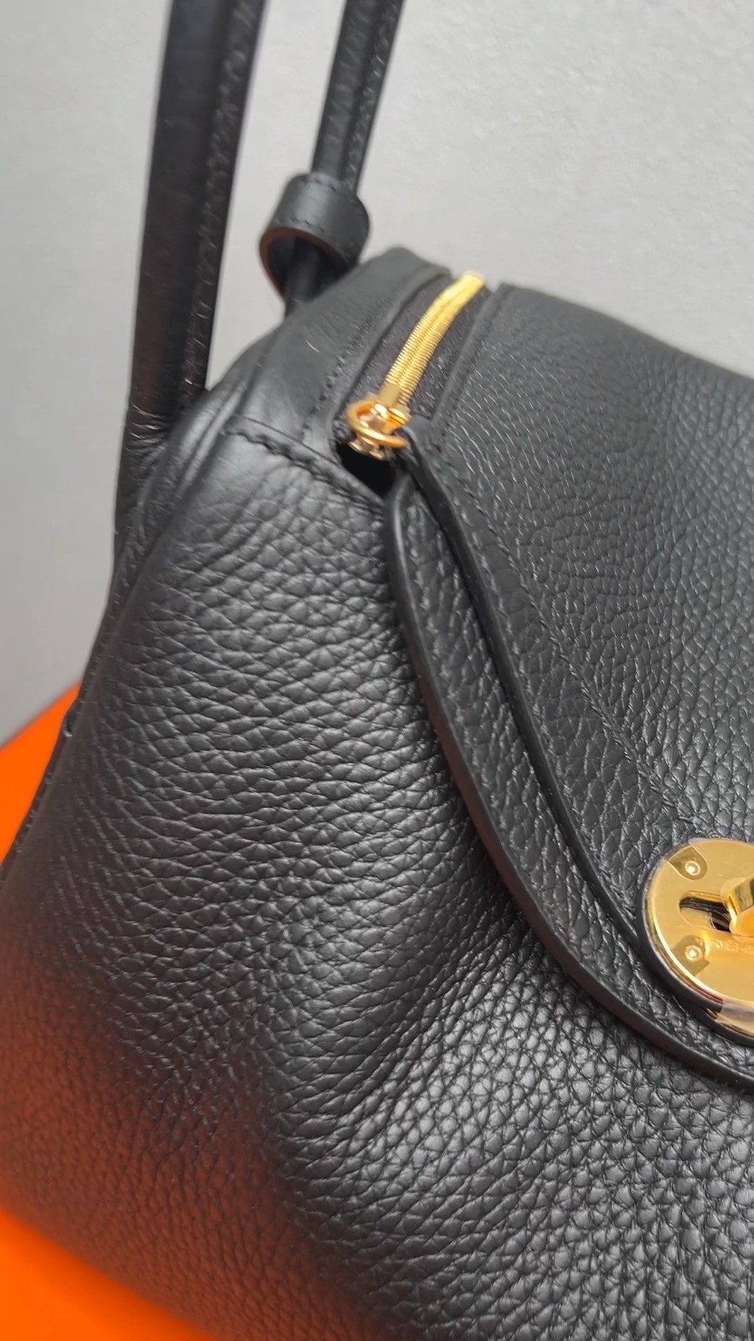 Shebag fully handmade Lindy 26 bag in black togo gold hardware review (2024 Dec updated)-Best Quality Fake designer Bag Review, Replica designer bag ru Shebag fully handmade Lindy 26 bag in black togo gold hardware review (2024 Dec updated)-Best Quality Fake designer Bag Review, Replica designer bag ru