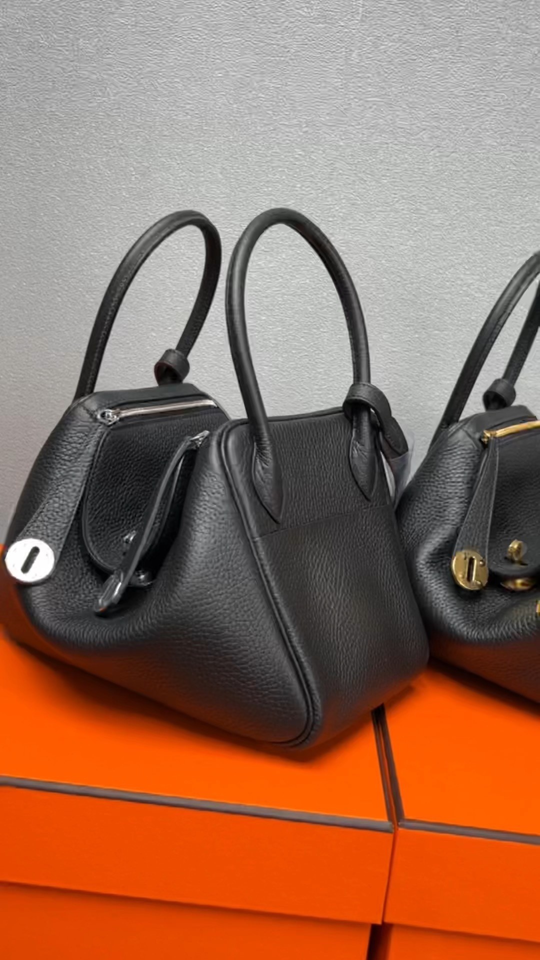 Shebag fully handmade Lindy 26 bag in black togo gold hardware review (2024 Dec updated)-Best Quality Fake designer Bag Review, Replica designer bag ru Shebag fully handmade Lindy 26 bag in black togo gold hardware review (2024 Dec updated)-Best Quality Fake designer Bag Review, Replica designer bag ru