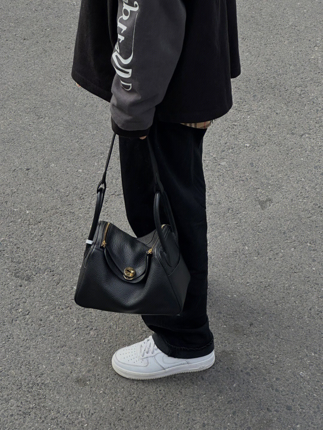 Shebag fully handmade Lindy 26 bag in black togo gold hardware review (2024 Dec updated)-Best Quality Fake designer Bag Review, Replica designer bag ru Shebag fully handmade Lindy 26 bag in black togo gold hardware review (2024 Dec updated)-Best Quality Fake designer Bag Review, Replica designer bag ru