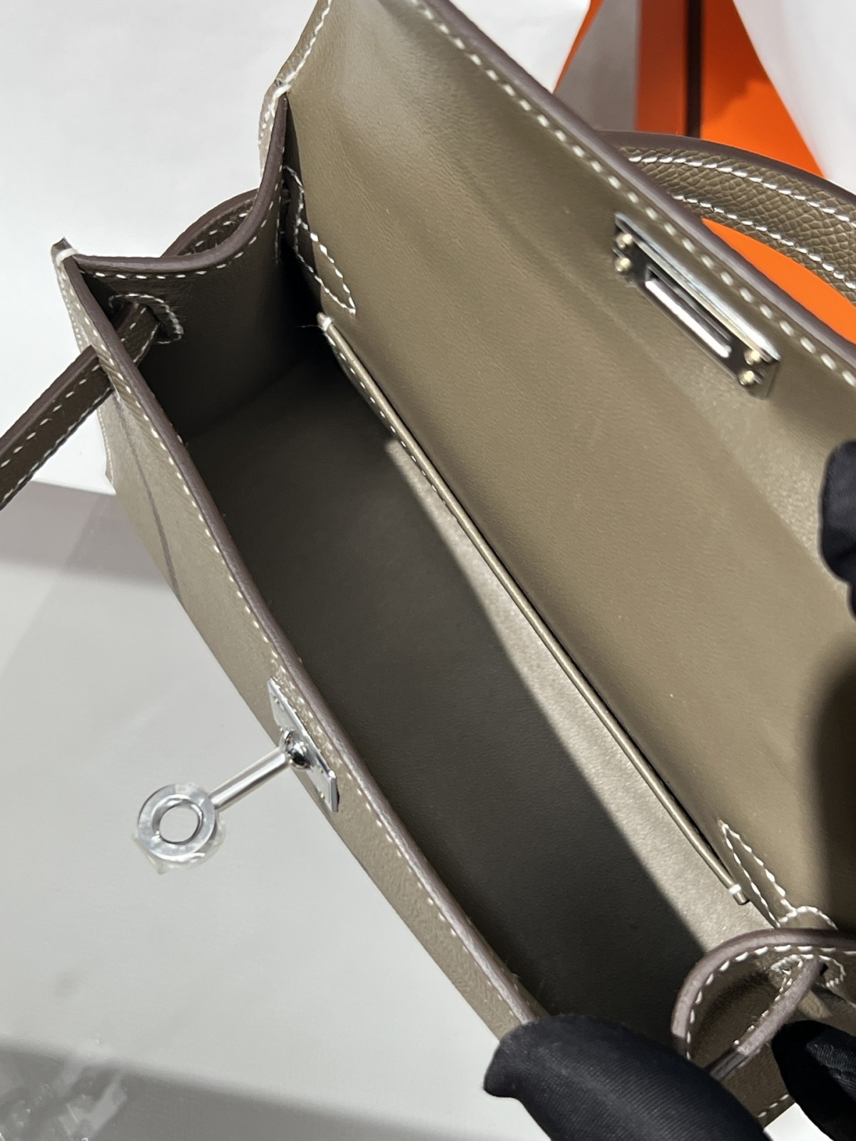Shebag fully handmade Mini Kelly 2 bag in grey epsom leather gold hardware new batch photos (2024 Dec updated)-Best Quality Fake designer Bag Review, Replica designer bag ru