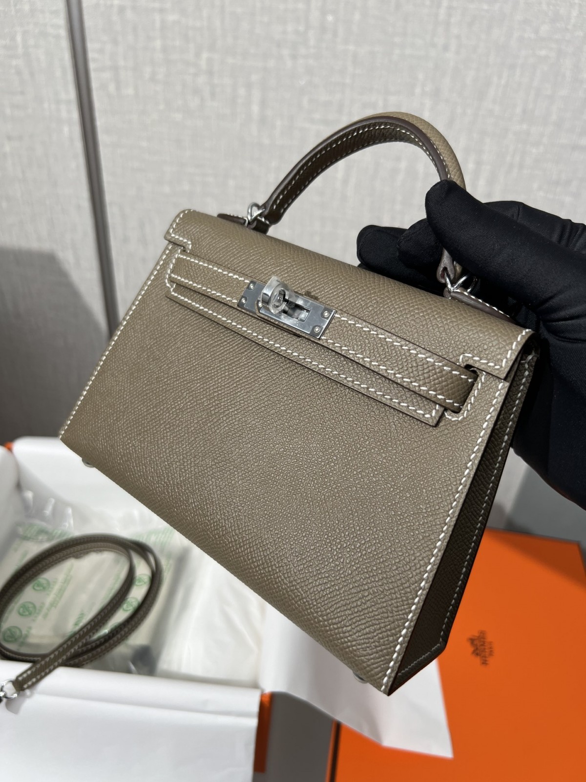 Shebag fully handmade Mini Kelly 2 bag in grey epsom leather gold hardware new batch photos (2024 Dec updated)-Best Quality Fake designer Bag Review, Replica designer bag ru