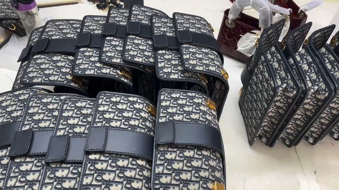 A glance of Shebag factory, we have new stock of Dior Montaigne 30 bag (2024 Dec updated)-Best Quality Fake designer Bag Review, Replica designer bag ru A glance of Shebag factory, we have new stock of Dior Montaigne 30 bag (2024 Dec updated)-Best Quality Fake designer Bag Review, Replica designer bag ru