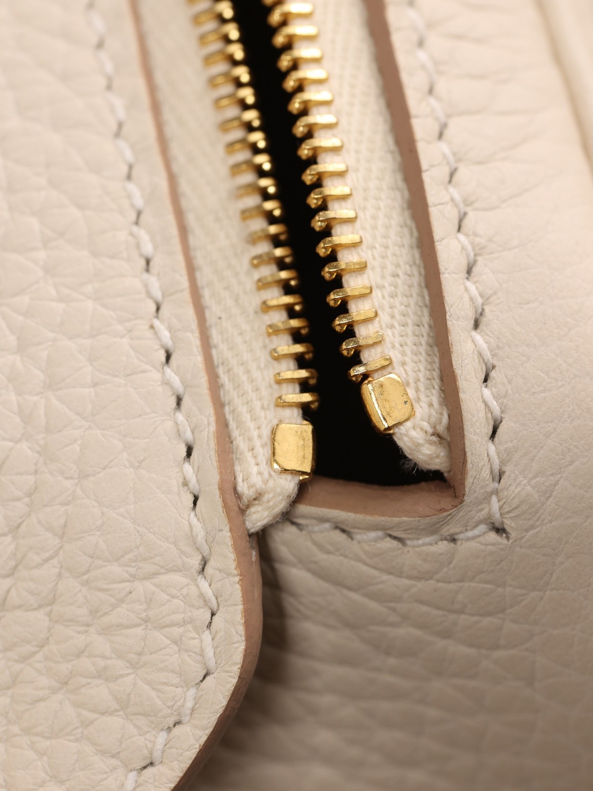 Shebag Lindy 19 bag snow white gold in togo leather review (2024 Dec updated)-Best Quality Fake designer Bag Review, Replica designer bag ru Shebag Lindy 19 bag snow white gold in togo leather review (2024 Dec updated)-Best Quality Fake designer Bag Review, Replica designer bag ru