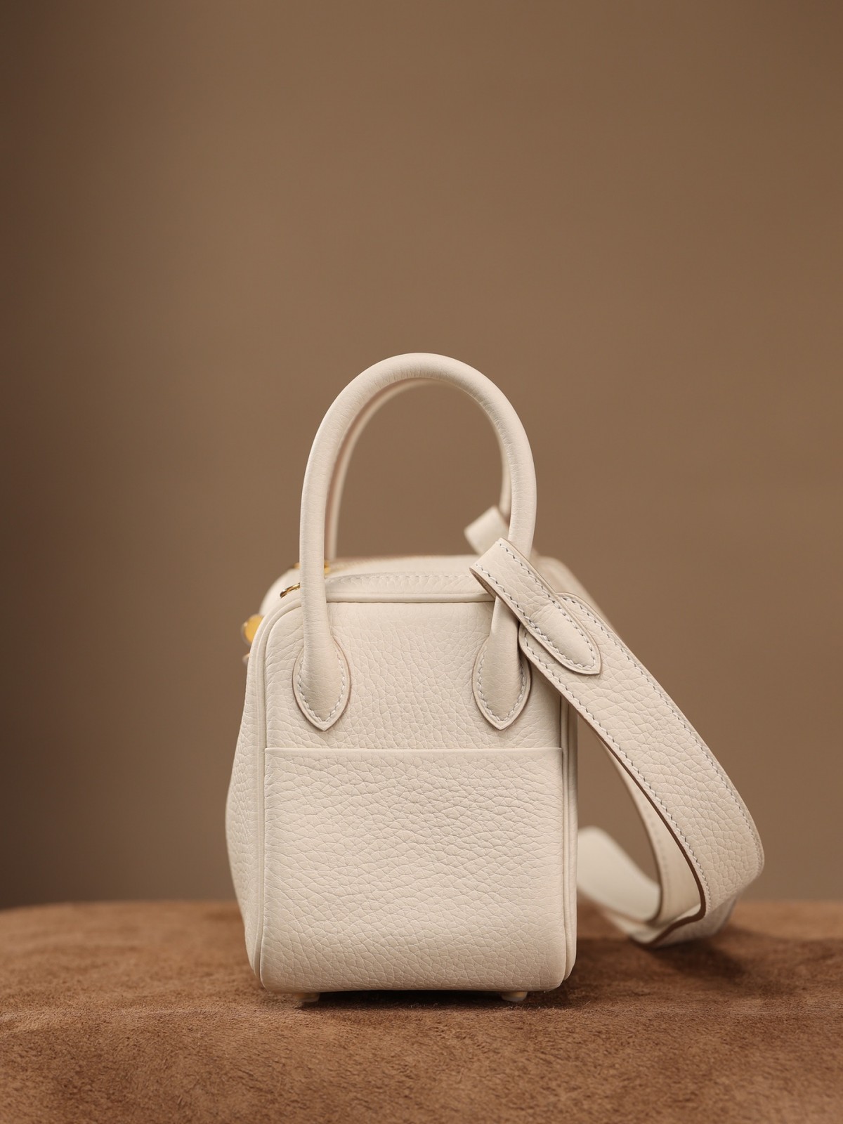 Shebag Lindy 19 bag snow white gold in togo leather review (2024 Dec updated)-Best Quality Fake designer Bag Review, Replica designer bag ru Shebag Lindy 19 bag snow white gold in togo leather review (2024 Dec updated)-Best Quality Fake designer Bag Review, Replica designer bag ru