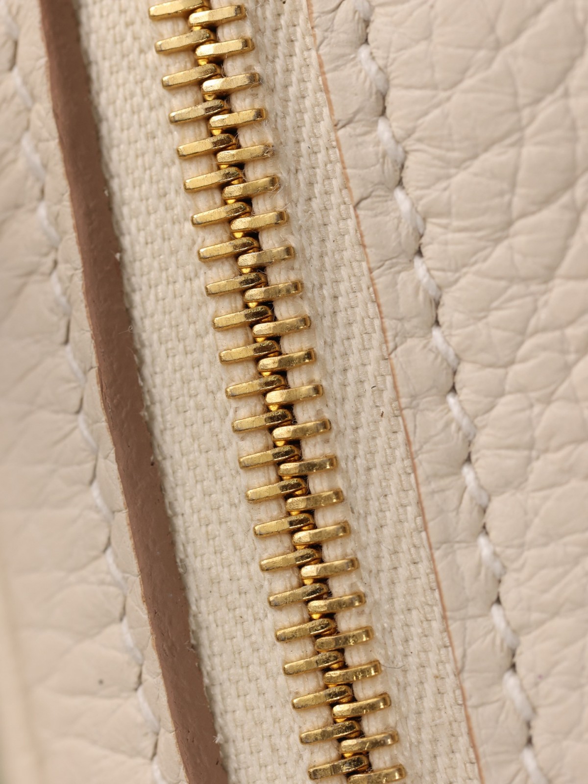 Shebag Lindy 19 bag snow white gold in togo leather review (2024 Dec updated)-Best Quality Fake designer Bag Review, Replica designer bag ru Shebag Lindy 19 bag snow white gold in togo leather review (2024 Dec updated)-Best Quality Fake designer Bag Review, Replica designer bag ru