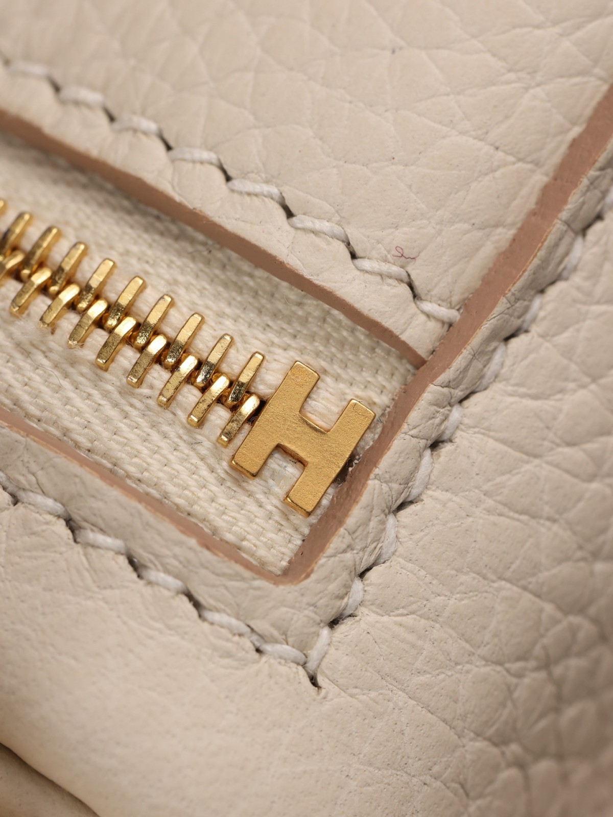Shebag Lindy 19 bag snow white gold in togo leather review (2024 Dec updated)-Best Quality Fake designer Bag Review, Replica designer bag ru Shebag Lindy 19 bag snow white gold in togo leather review (2024 Dec updated)-Best Quality Fake designer Bag Review, Replica designer bag ru