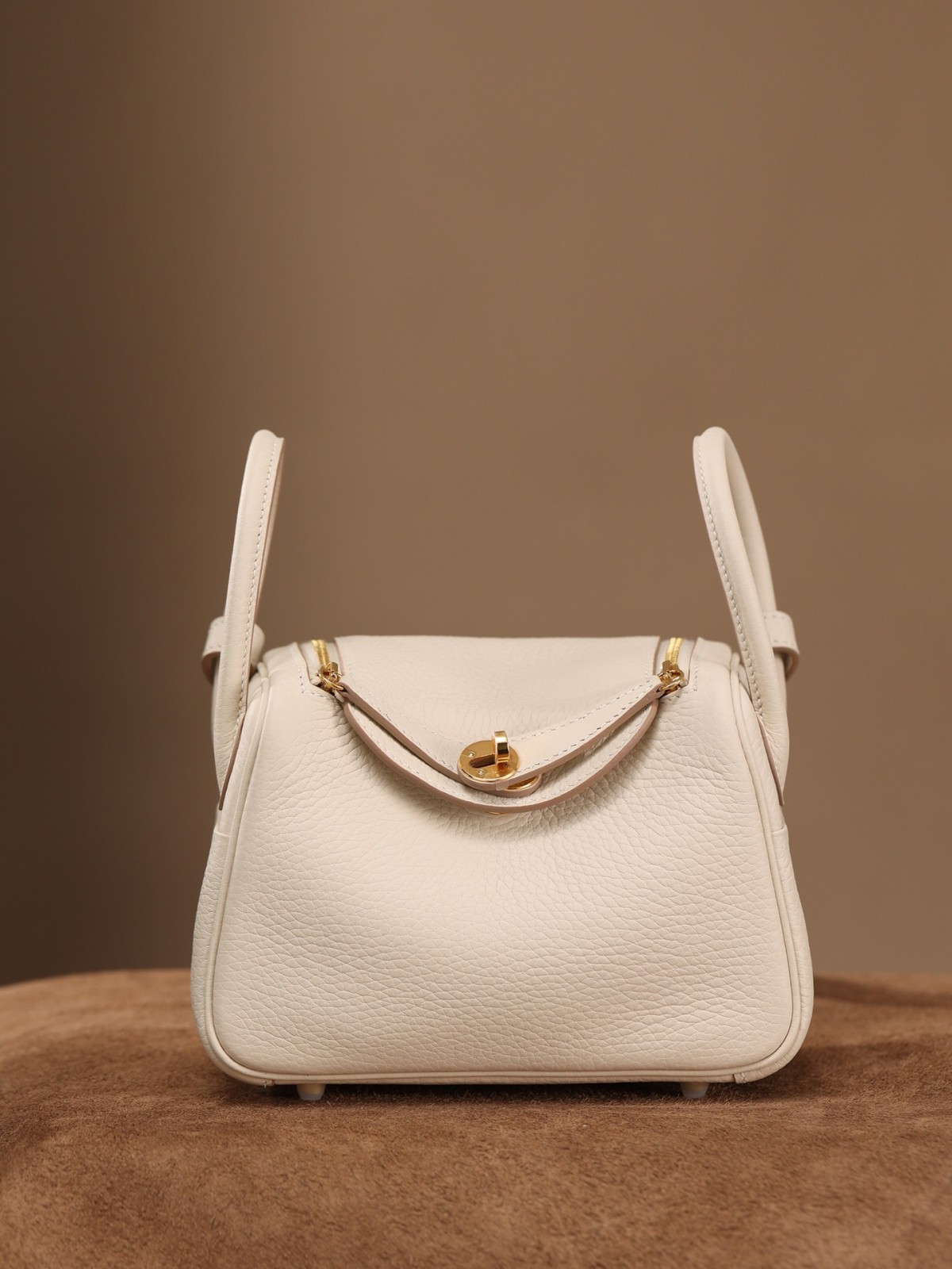 Shebag Lindy 19 bag snow white gold in togo leather review (2024 Dec updated)-Best Quality Fake designer Bag Review, Replica designer bag ru Shebag Lindy 19 bag snow white gold in togo leather review (2024 Dec updated)-Best Quality Fake designer Bag Review, Replica designer bag ru