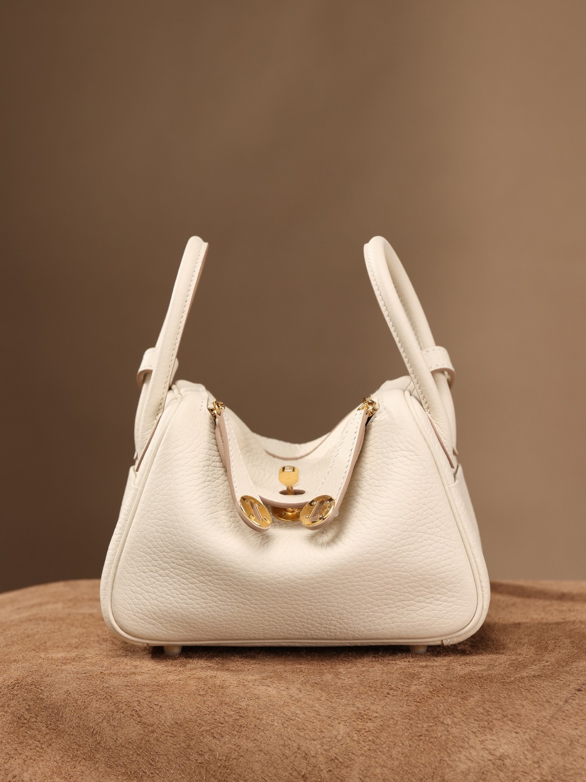 Shebag Lindy 19 bag snow white gold in togo leather review (2024 Dec updated)-Best Quality Fake designer Bag Review, Replica designer bag ru Shebag Lindy 19 bag snow white gold in togo leather review (2024 Dec updated)-Best Quality Fake designer Bag Review, Replica designer bag ru