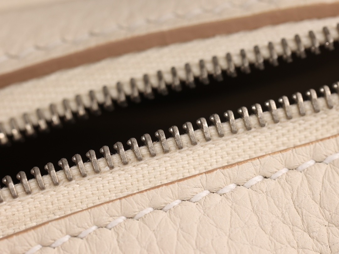 Shebag Lindy 19 bag snow white gold in togo leather review (2024 Dec updated)-Best Quality Fake designer Bag Review, Replica designer bag ru Shebag Lindy 19 bag snow white gold in togo leather review (2024 Dec updated)-Best Quality Fake designer Bag Review, Replica designer bag ru
