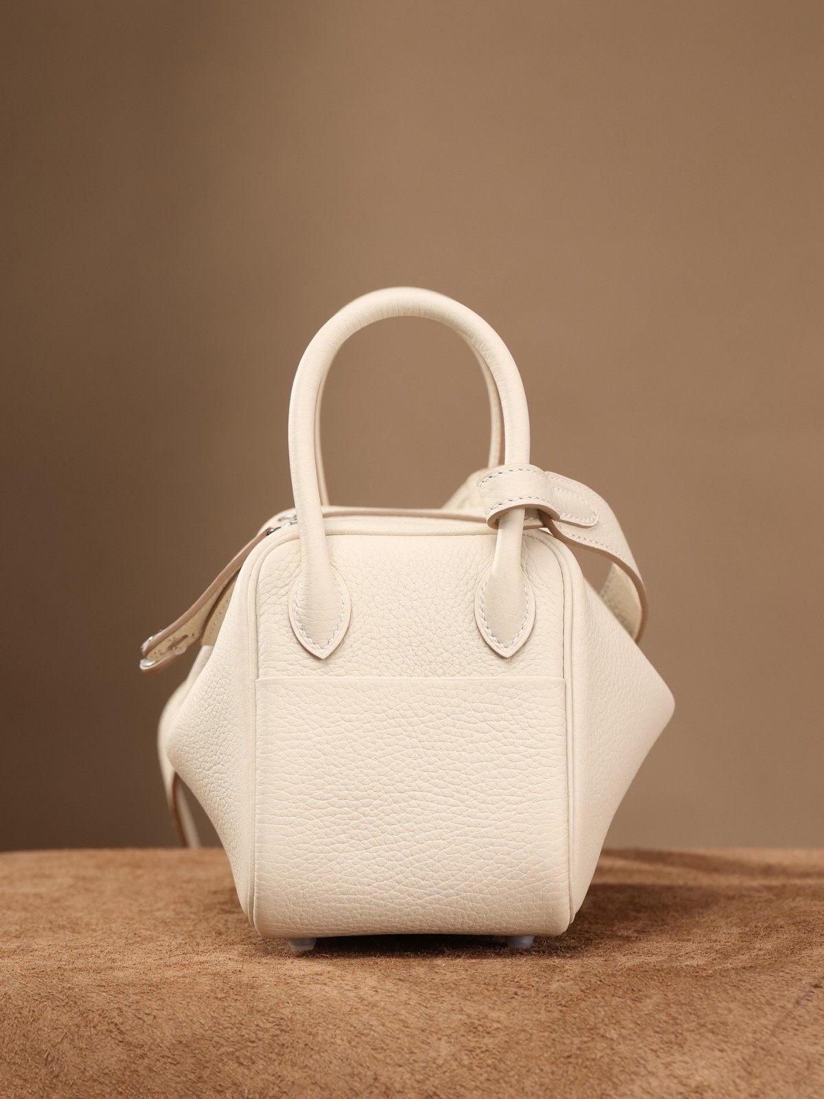 Shebag Lindy 19 bag snow white gold in togo leather review (2024 Dec updated)-Best Quality Fake designer Bag Review, Replica designer bag ru Shebag Lindy 19 bag snow white gold in togo leather review (2024 Dec updated)-Best Quality Fake designer Bag Review, Replica designer bag ru