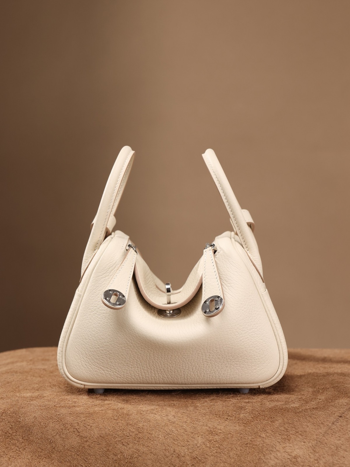 Shebag Lindy 19 bag snow white gold in togo leather review (2024 Dec updated)-Best Quality Fake designer Bag Review, Replica designer bag ru Shebag Lindy 19 bag snow white gold in togo leather review (2024 Dec updated)-Best Quality Fake designer Bag Review, Replica designer bag ru