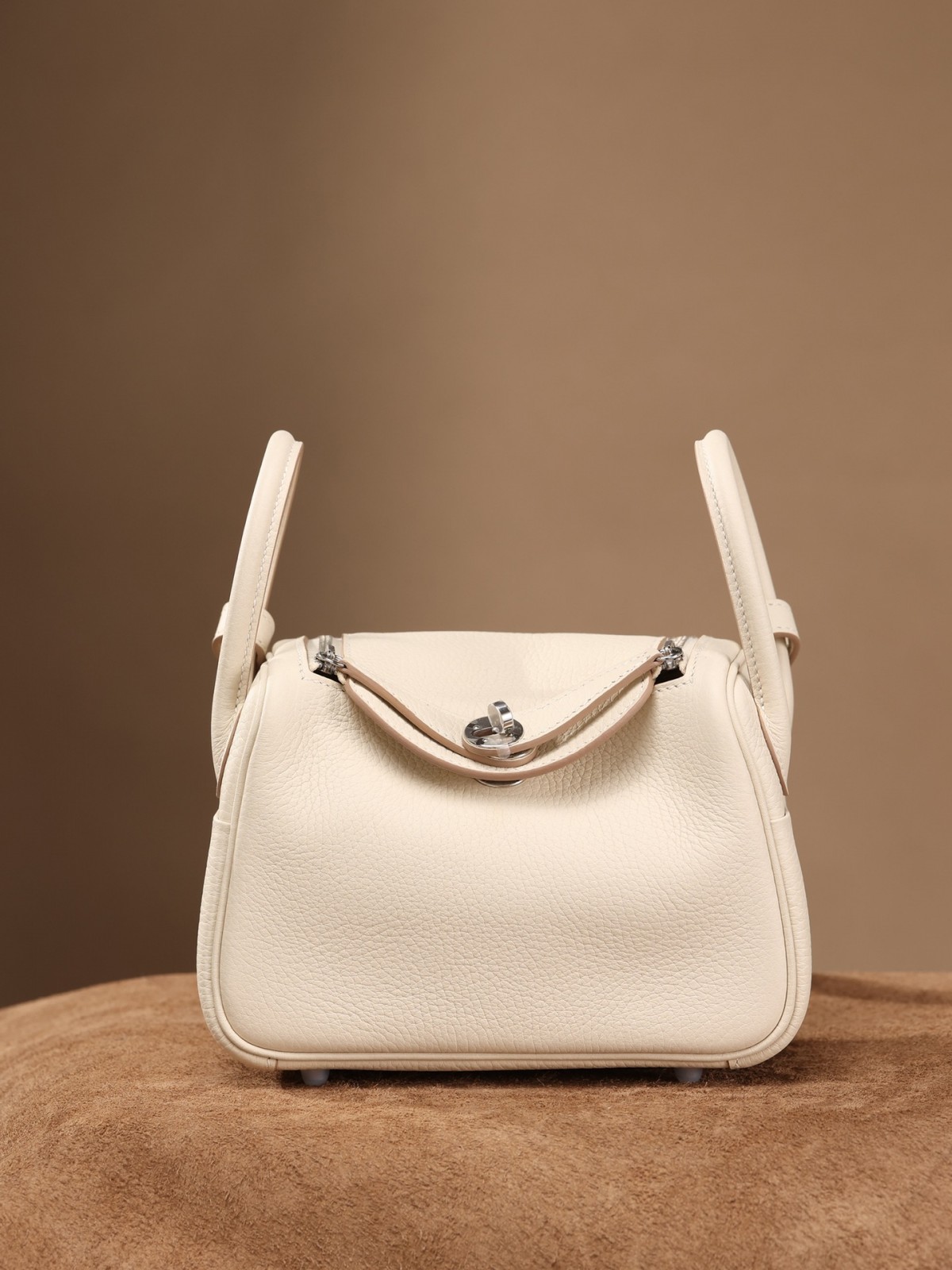 Shebag Lindy 19 bag snow white gold in togo leather review (2024 Dec updated)-Best Quality Fake designer Bag Review, Replica designer bag ru Shebag Lindy 19 bag snow white gold in togo leather review (2024 Dec updated)-Best Quality Fake designer Bag Review, Replica designer bag ru
