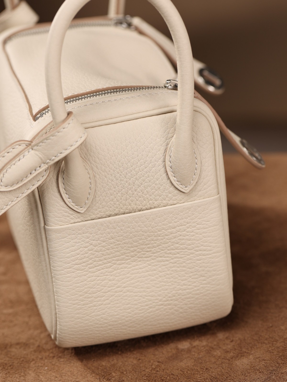 Shebag Lindy 19 bag snow white gold in togo leather review (2024 Dec updated)-Best Quality Fake designer Bag Review, Replica designer bag ru Shebag Lindy 19 bag snow white gold in togo leather review (2024 Dec updated)-Best Quality Fake designer Bag Review, Replica designer bag ru