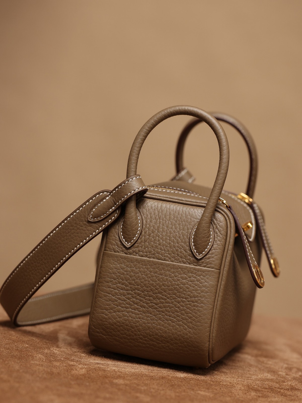 Shebag Hermes Mini Lindy 19 bag review grey with togo leather (2024 Dec updated)-Best Quality Fake designer Bag Review, Replica designer bag ru
