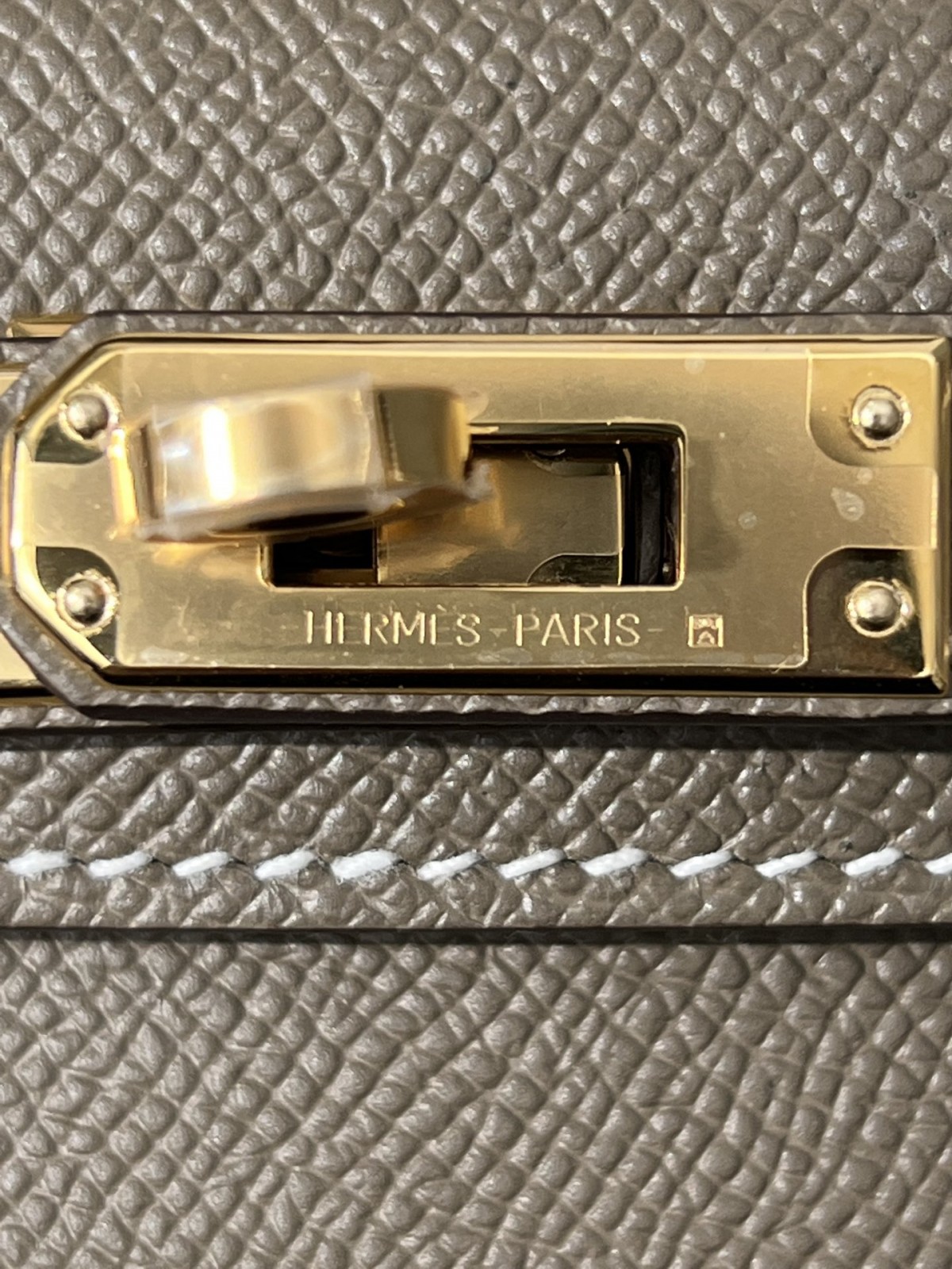Shebag Hermes Mini Kelly 2 bag in grey togo leather (2024 Dec updated)-Best Quality Fake designer Bag Review, Replica designer bag ru Shebag Hermes Mini Kelly 2 bag in grey togo leather (2024 Dec updated)-Best Quality Fake designer Bag Review, Replica designer bag ru