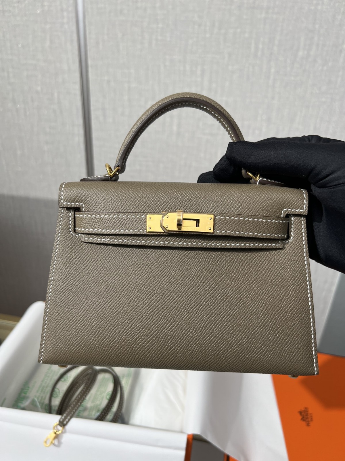 Shebag Hermes Mini Kelly 2 bag in grey togo leather (2024 Dec updated)-Best Quality Fake designer Bag Review, Replica designer bag ru Shebag Hermes Mini Kelly 2 bag in grey togo leather (2024 Dec updated)-Best Quality Fake designer Bag Review, Replica designer bag ru