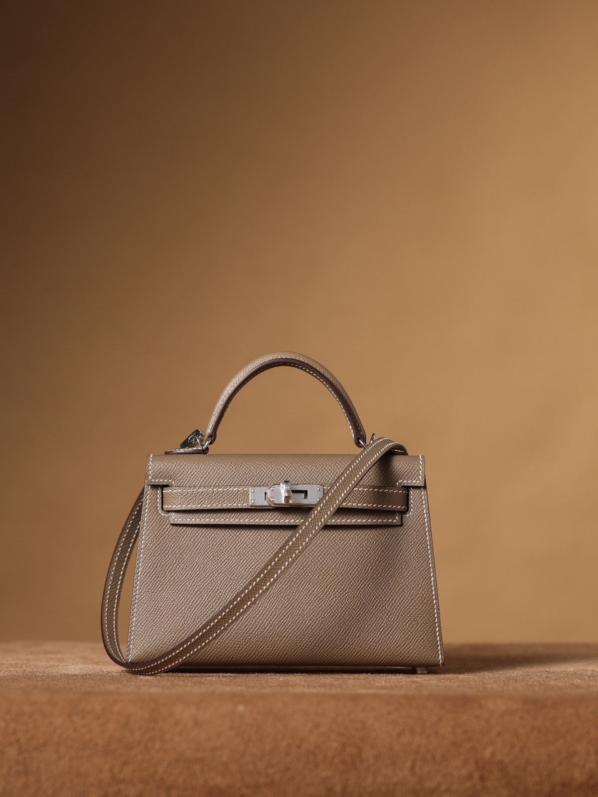 Shebag Hermes Mini Kelly 2 bag in grey togo leather (2024 Dec updated)-Best Quality Fake designer Bag Review, Replica designer bag ru Shebag Hermes Mini Kelly 2 bag in grey togo leather (2024 Dec updated)-Best Quality Fake designer Bag Review, Replica designer bag ru