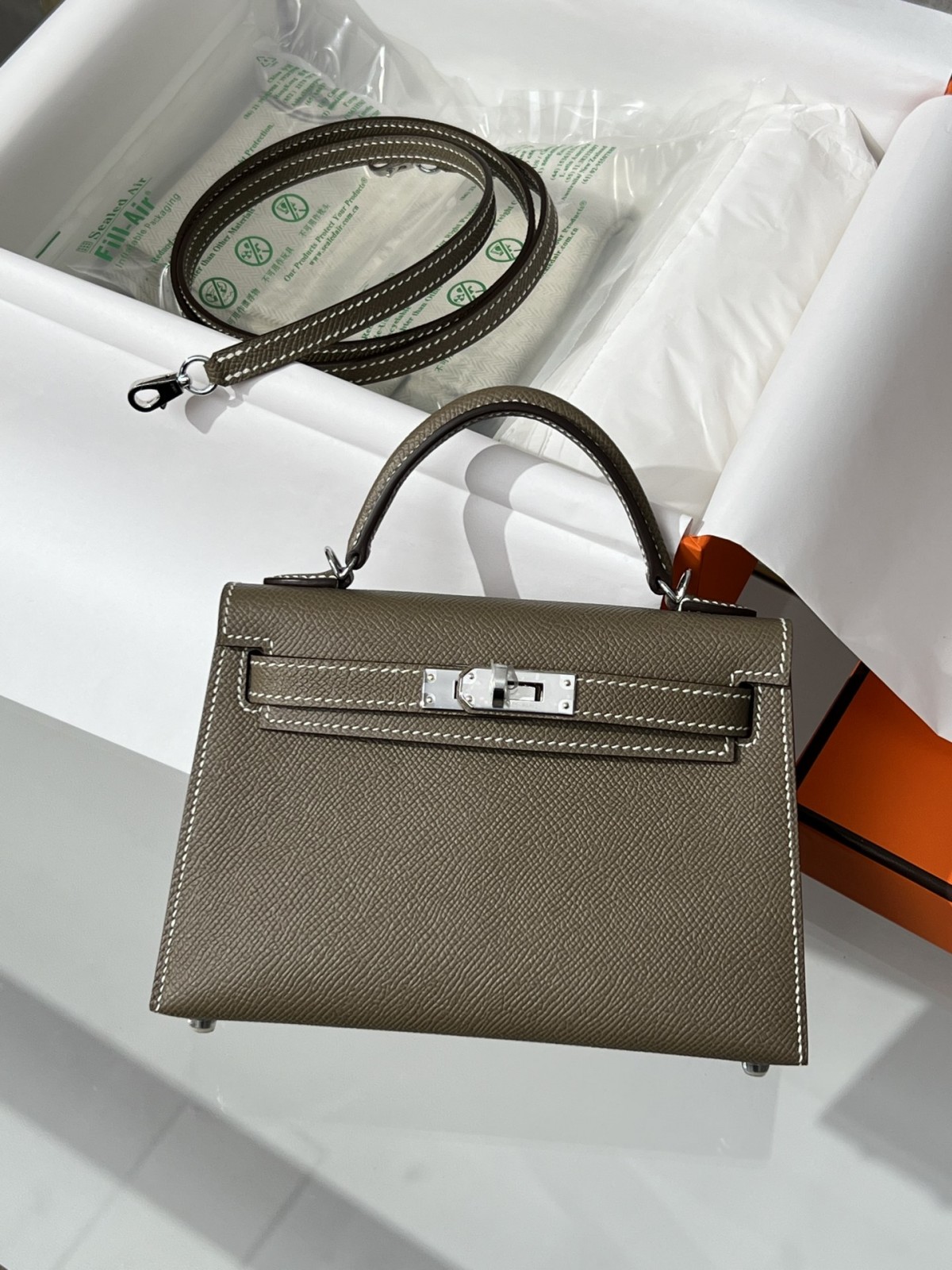 Shebag Hermes Mini Kelly 2 bag in grey togo leather (2024 Dec updated)-Best Quality Fake designer Bag Review, Replica designer bag ru Shebag Hermes Mini Kelly 2 bag in grey togo leather (2024 Dec updated)-Best Quality Fake designer Bag Review, Replica designer bag ru