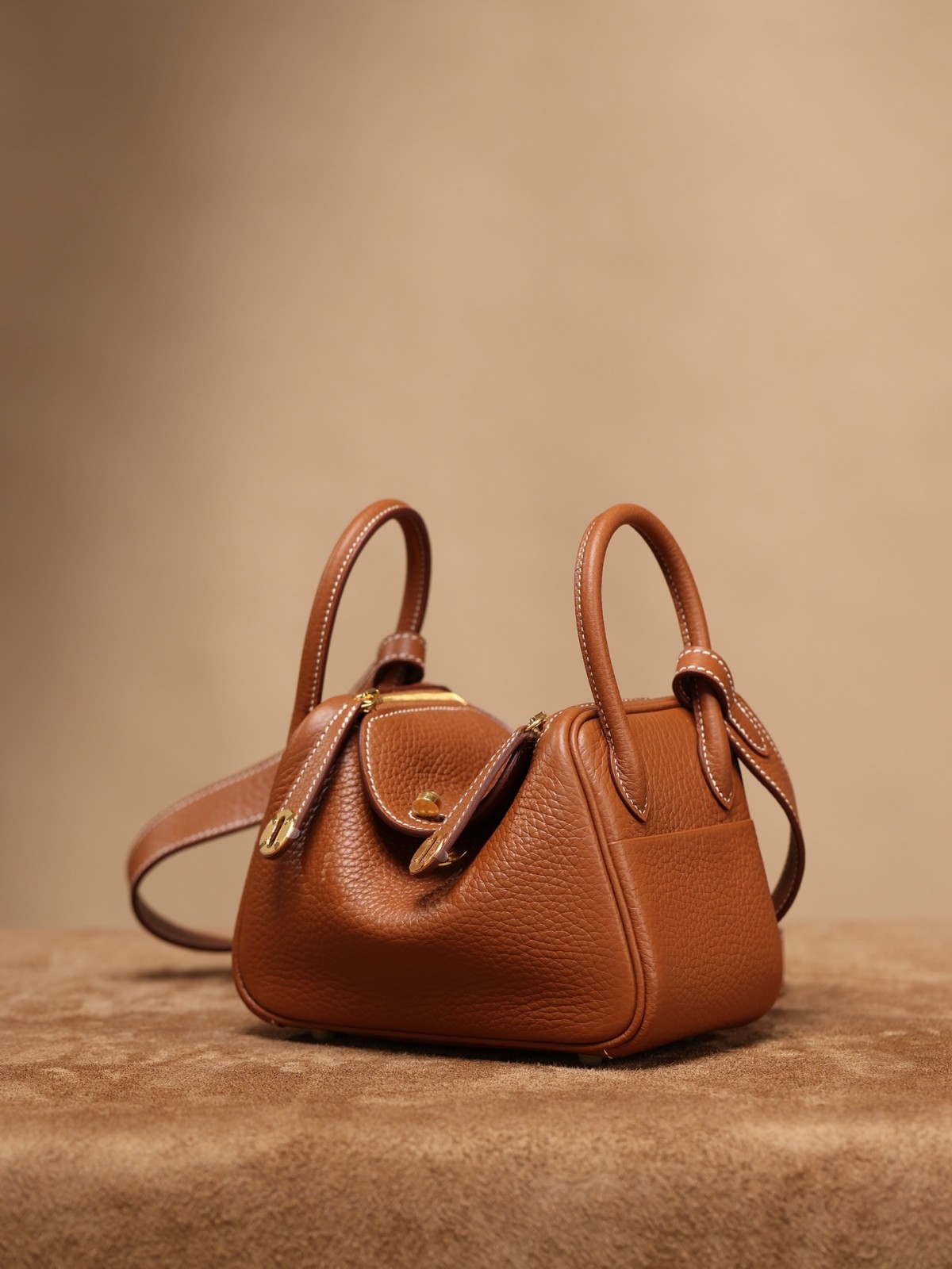 Shebag fully handmade Hermes Lindy 19 golden brown (2025 Jan updated)-Best Quality Fake designer Bag Review, Replica designer bag ru Shebag fully handmade Hermes Lindy 19 golden brown (2025 Jan updated)-Best Quality Fake designer Bag Review, Replica designer bag ru