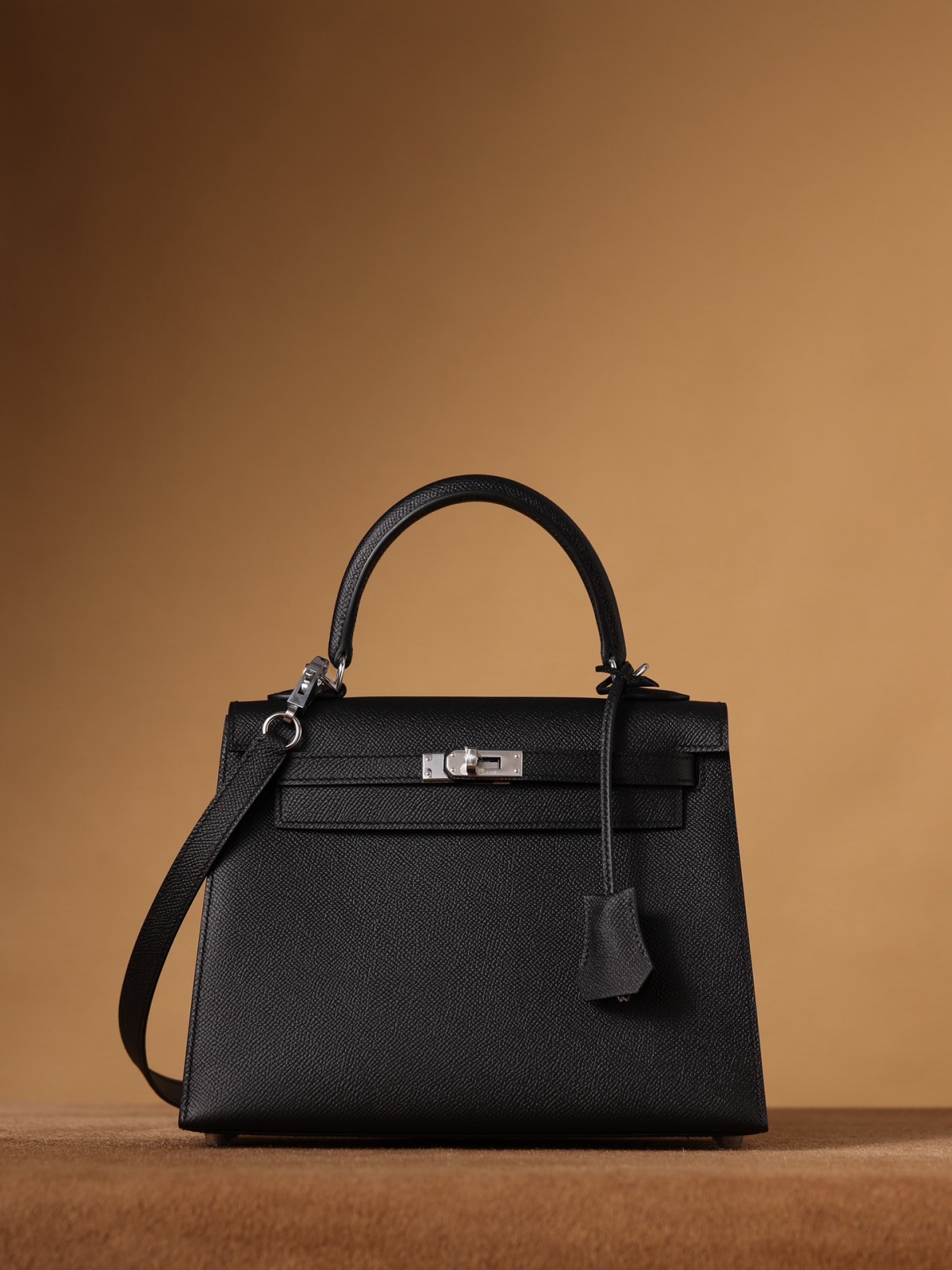 Shebag fully hand made Hermes Kelly 25 bag black epsom leather review (2025 Jan updated)-Best Quality Fake designer Bag Review, Replica designer bag ru Shebag fully hand made Hermes Kelly 25 bag black epsom leather review (2025 Jan updated)-Best Quality Fake designer Bag Review, Replica designer bag ru