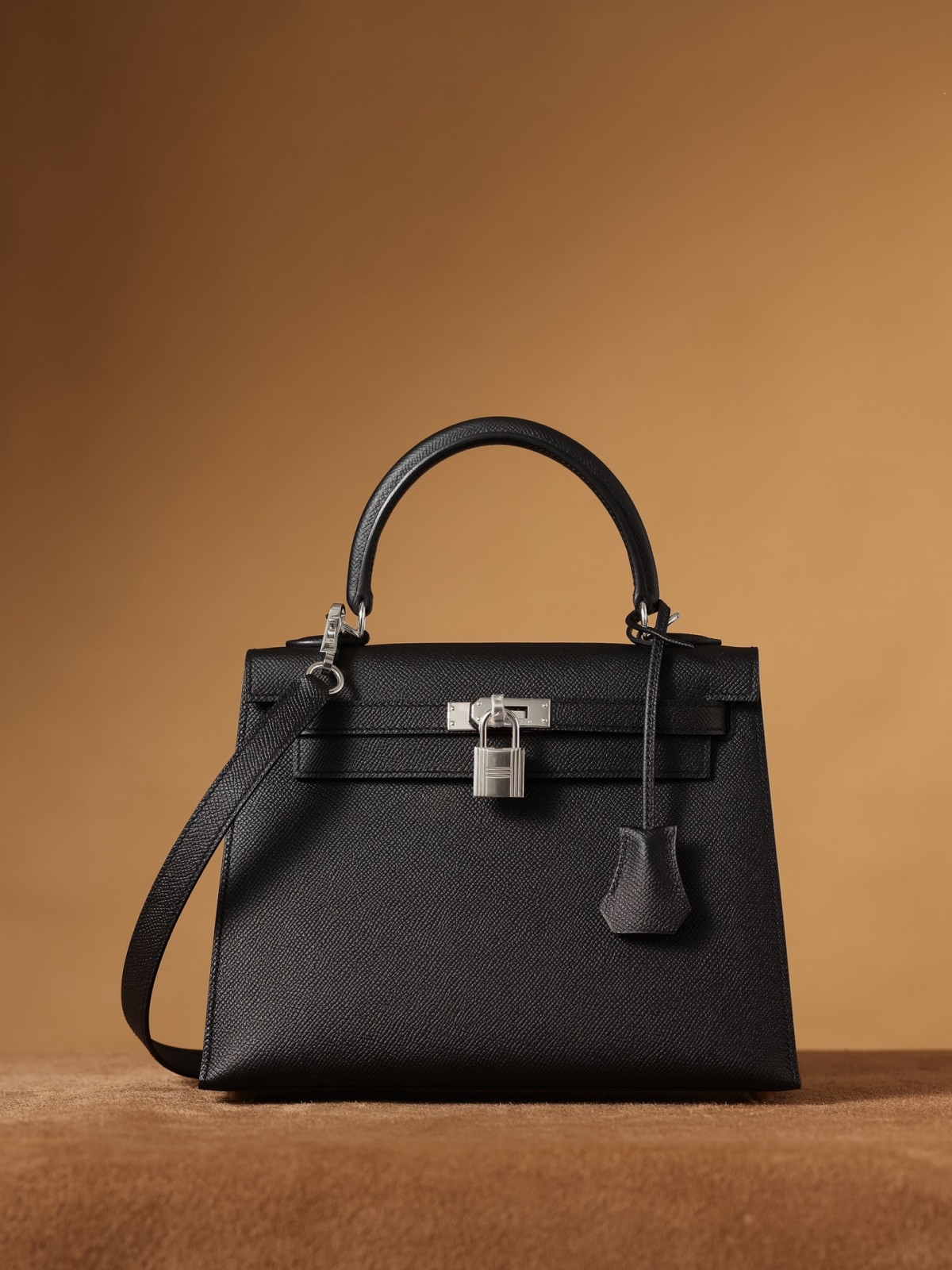 Shebag fully hand made Hermes Kelly 25 bag black epsom leather review (2025 Jan updated)-Best Quality Fake designer Bag Review, Replica designer bag ru Shebag fully hand made Hermes Kelly 25 bag black epsom leather review (2025 Jan updated)-Best Quality Fake designer Bag Review, Replica designer bag ru