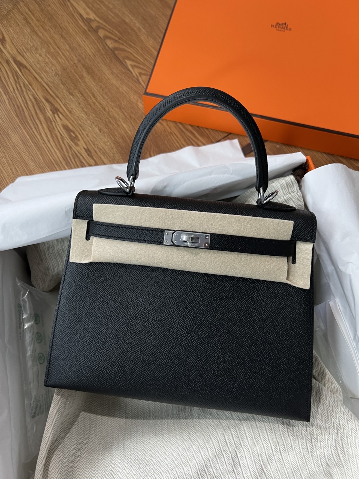 Shebag fully hand made Hermes Kelly 25 bag black epsom leather review (2025 Jan updated)-Best Quality Fake designer Bag Review, Replica designer bag ru Shebag fully hand made Hermes Kelly 25 bag black epsom leather review (2025 Jan updated)-Best Quality Fake designer Bag Review, Replica designer bag ru