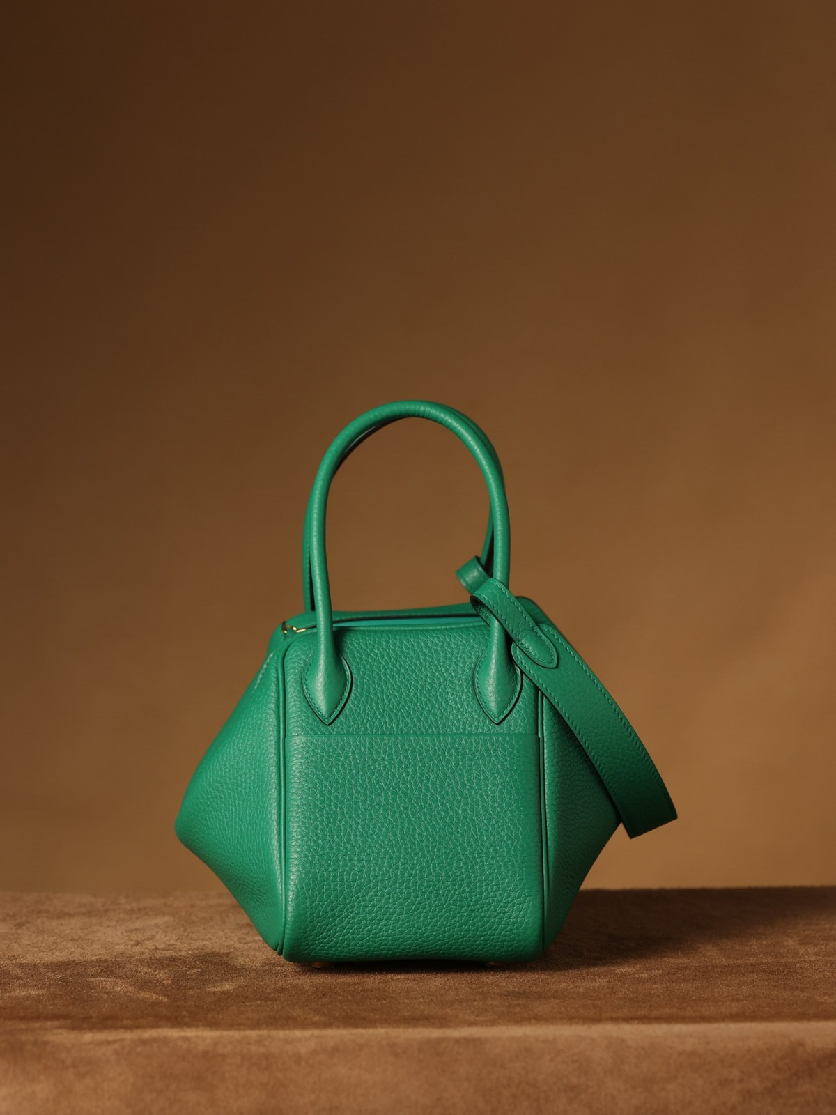 Shebag fully handmade Hermes Lindy 26 bag togo leather review(2025 Jan updated)-Best Quality Fake designer Bag Review, Replica designer bag ru Shebag fully handmade Hermes Lindy 26 bag togo leather review(2025 Jan updated)-Best Quality Fake designer Bag Review, Replica designer bag ru