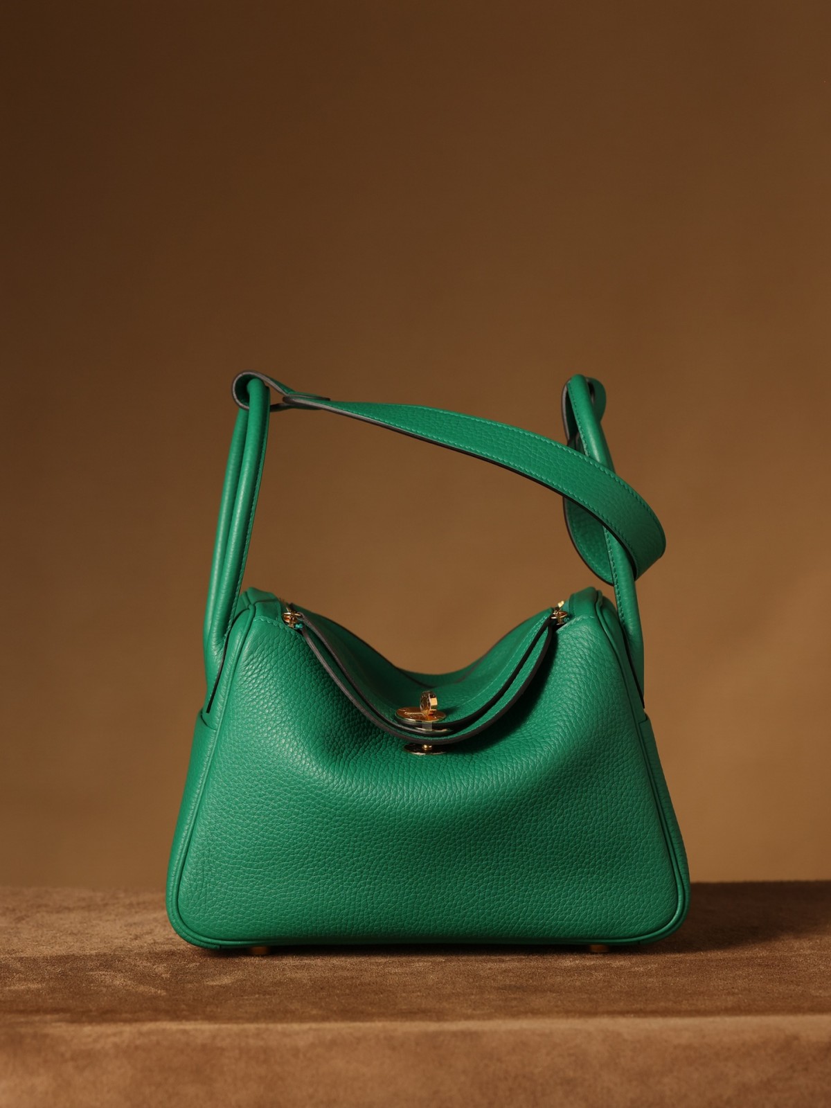 Shebag fully handmade Hermes Lindy 26 bag togo leather review(2025 Jan updated)-Best Quality Fake designer Bag Review, Replica designer bag ru Shebag fully handmade Hermes Lindy 26 bag togo leather review(2025 Jan updated)-Best Quality Fake designer Bag Review, Replica designer bag ru