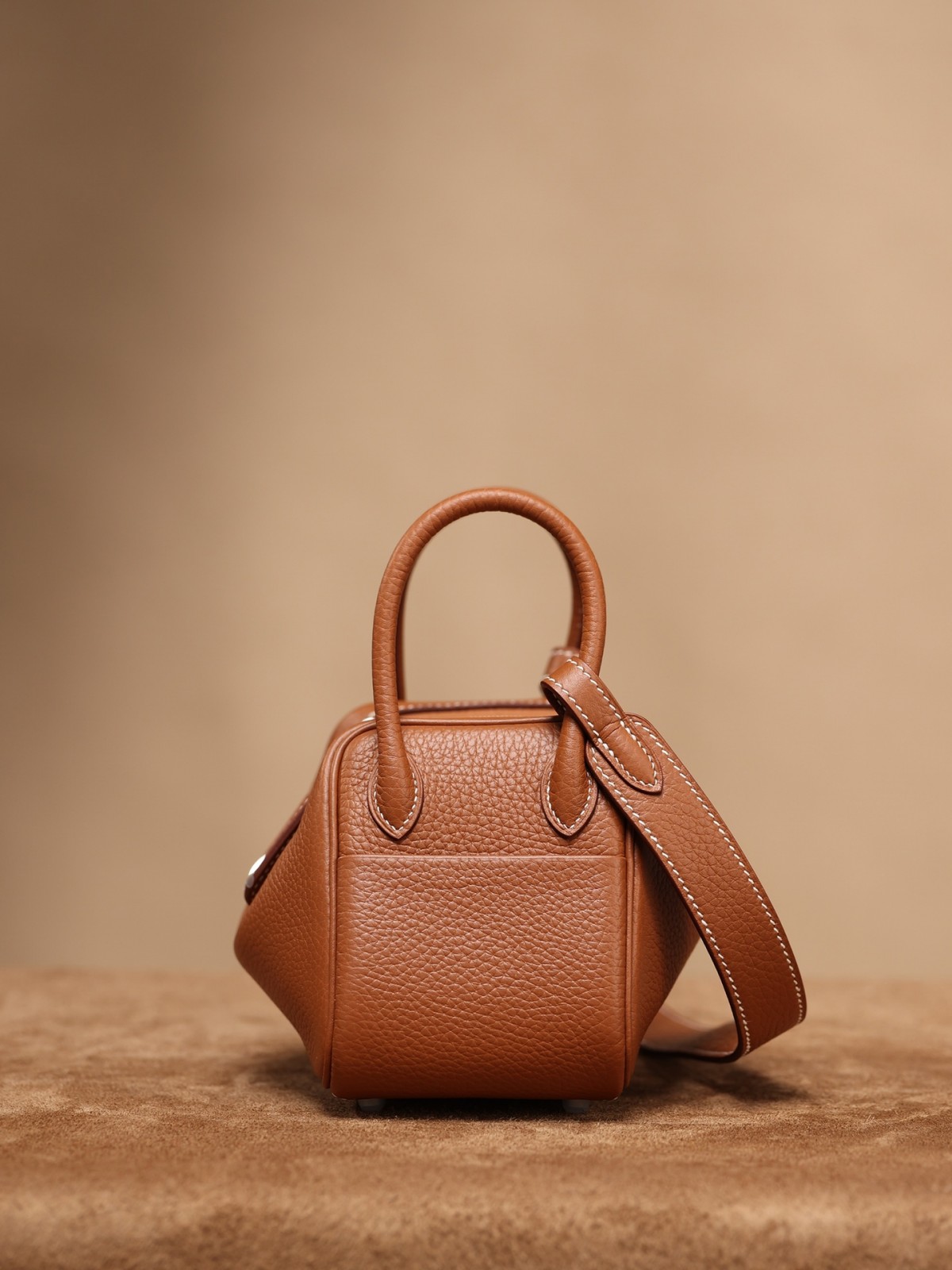 Shebag Latest batch Hermes Lindy 19 brown gold bag review(2025 Jan updated)-Best Quality Fake designer Bag Review, Replica designer bag ru Shebag Latest batch Hermes Lindy 19 brown gold bag review(2025 Jan updated)-Best Quality Fake designer Bag Review, Replica designer bag ru