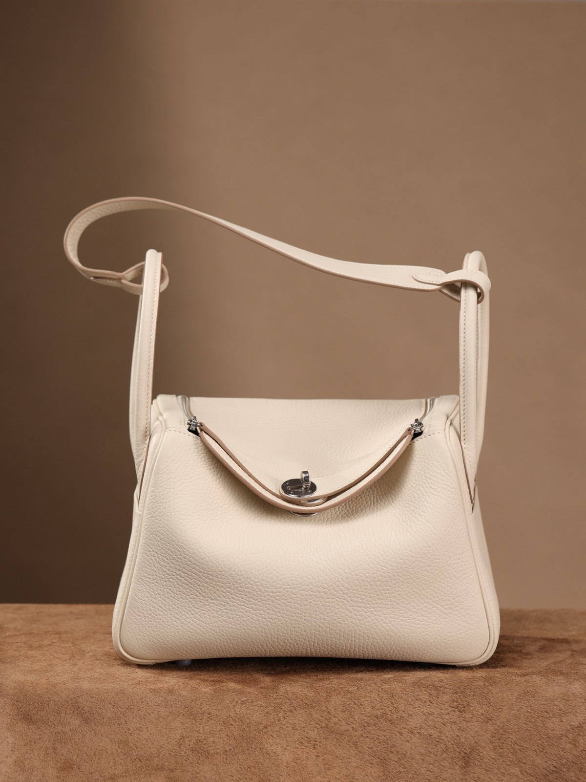 Shebag fully hand made Lindy 26 white bag in togo review (2025 Jan updated)-Best Quality Fake designer Bag Review, Replica designer bag ru
