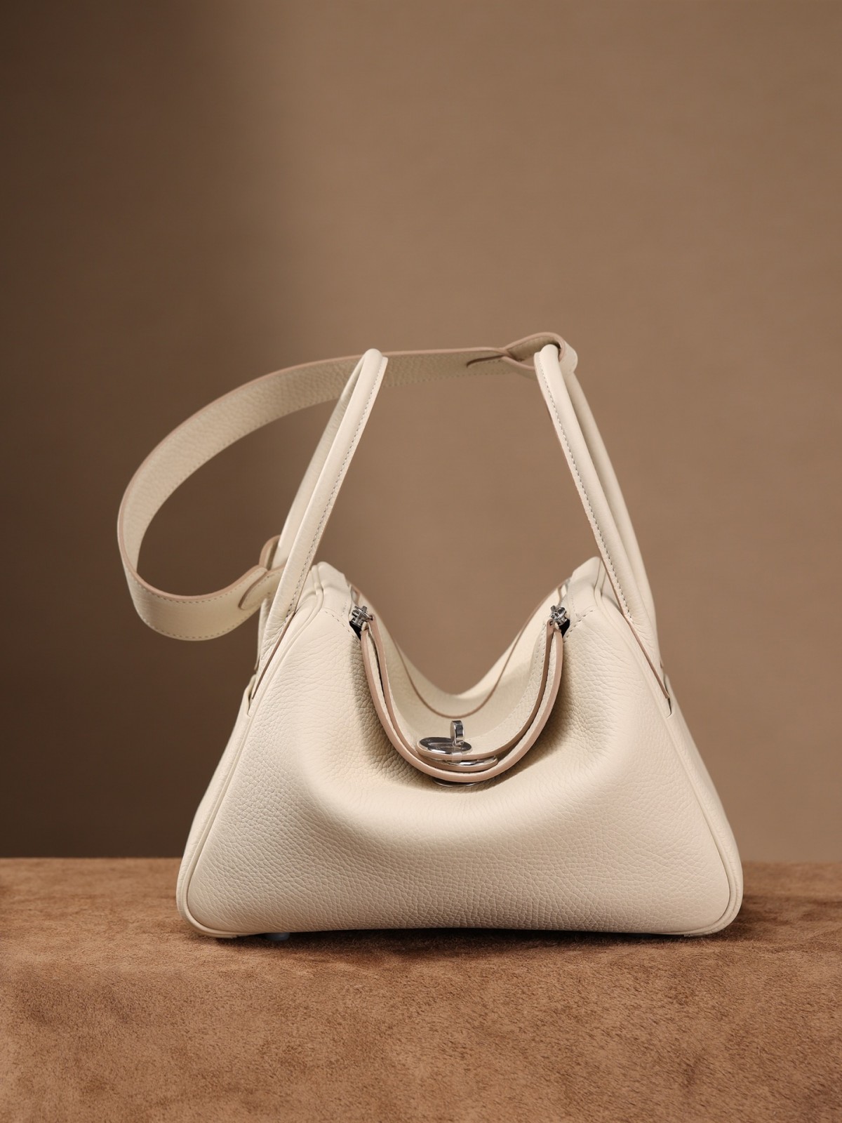 Shebag fully hand made Lindy 26 white bag in togo review (2025 Jan updated)-Best Quality Fake designer Bag Review, Replica designer bag ru