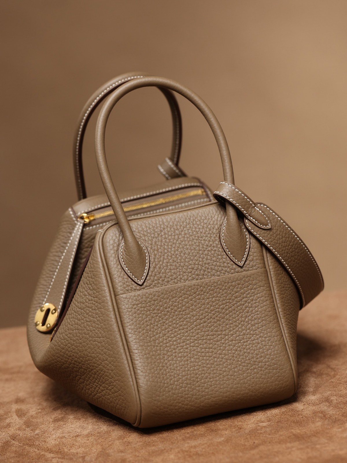 Shebag fully handmade Hermes Lindy 26 grey gold in togo(2025 Jan updated)-Best Quality Fake designer Bag Review, Replica designer bag ru