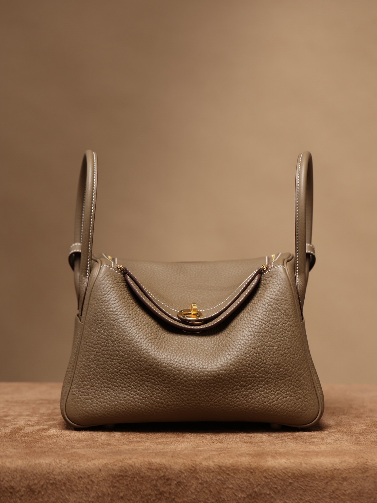 Shebag fully handmade Hermes Lindy 26 grey gold in togo(2025 Jan updated)-Best Quality Fake designer Bag Review, Replica designer bag ru